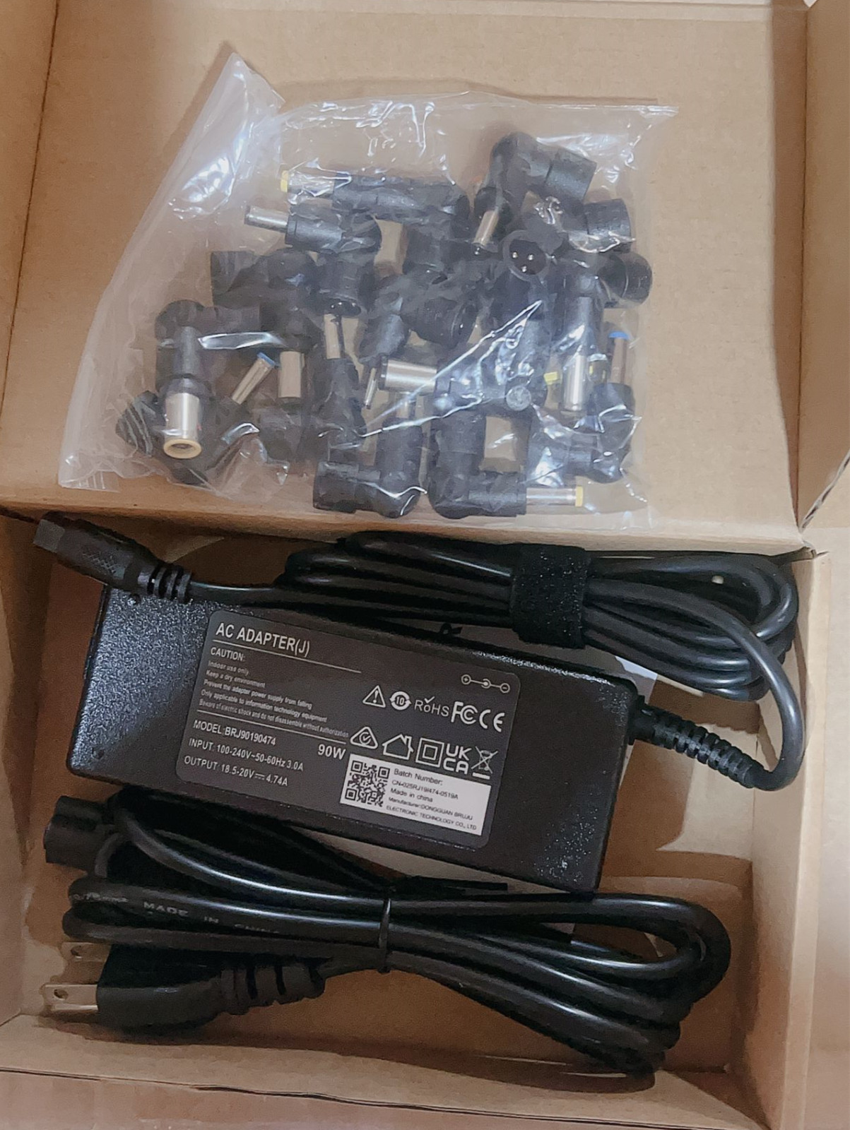 Universal Laptop Charger 90W DC Output 16V 18.5V 19V 19.5V 20V Power Supply Cord