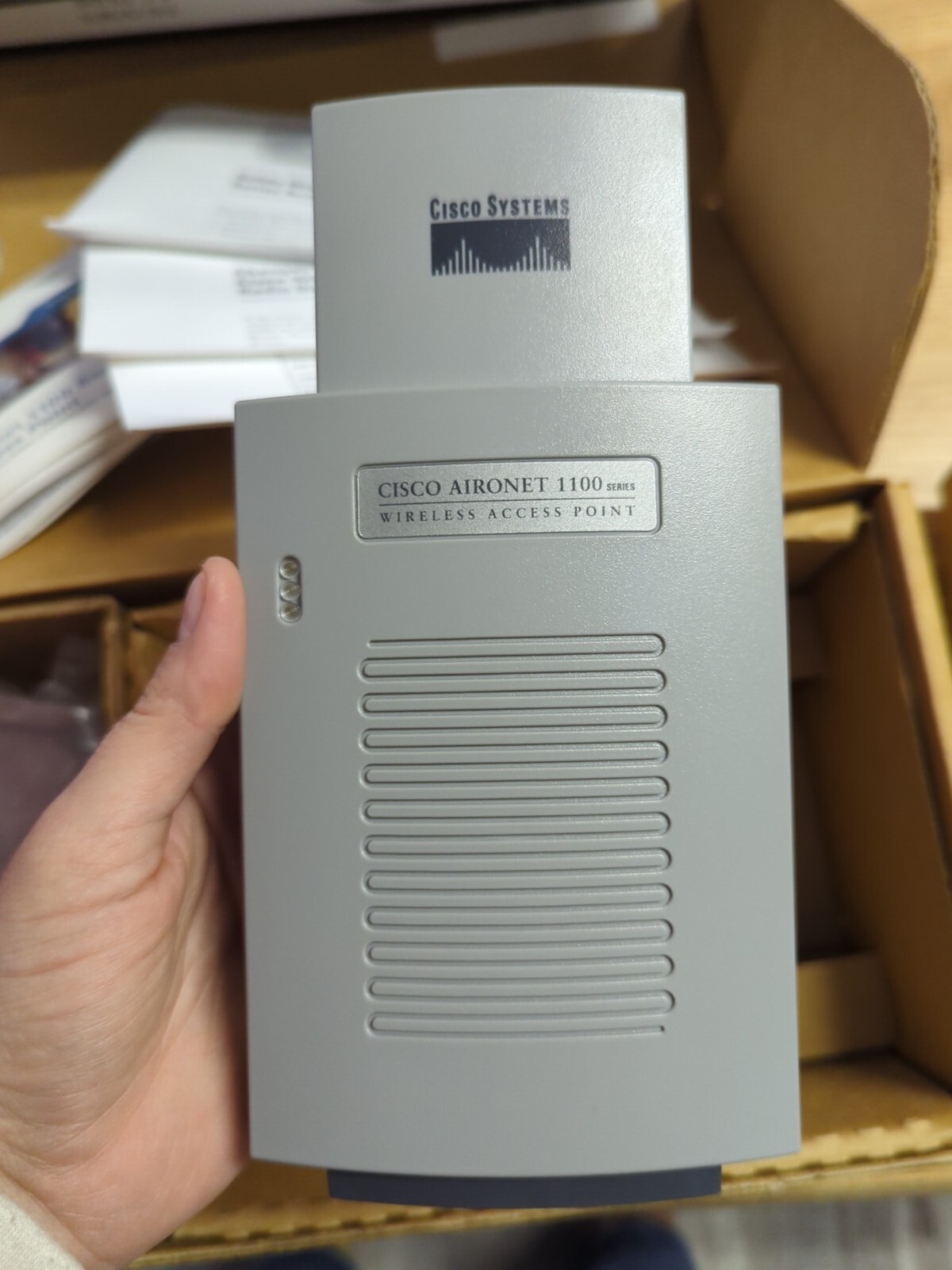 Cisco Aironet 1100 Series access Point- AIR-AP1121G-A-K9 Wireless Access Point