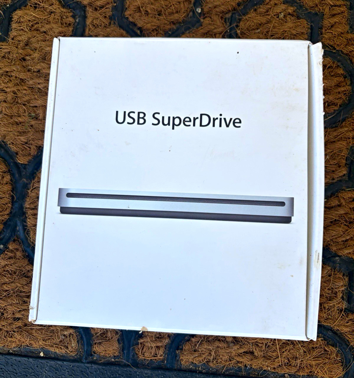 Apple USB SuperDrive USB-Powered Slim External CD/DVD Drive Silver. New in box.