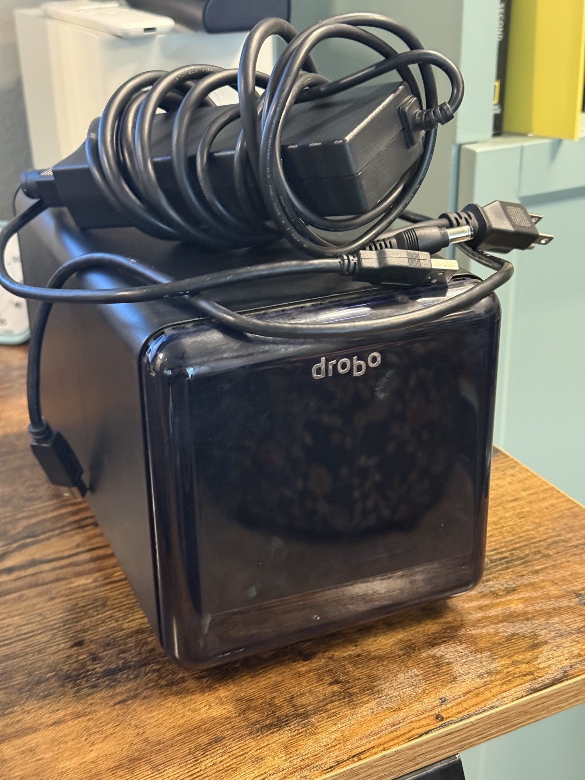 Drobo DDR3-A 4-Bay Storage Array - WORKING (Includes 4TB HDD, Power Supply & USB