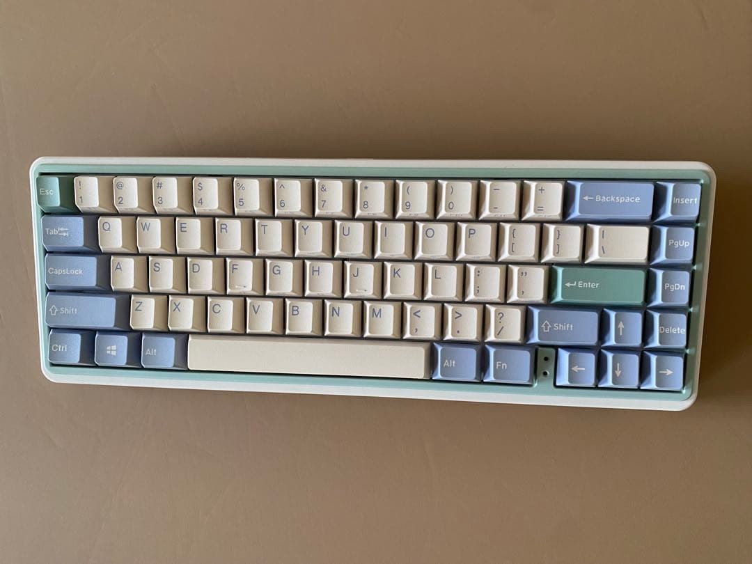 Varmilo 67 Minilo vm-vxh67-a046 US Cherry MX Silver Wired Gaming Keyboard Used