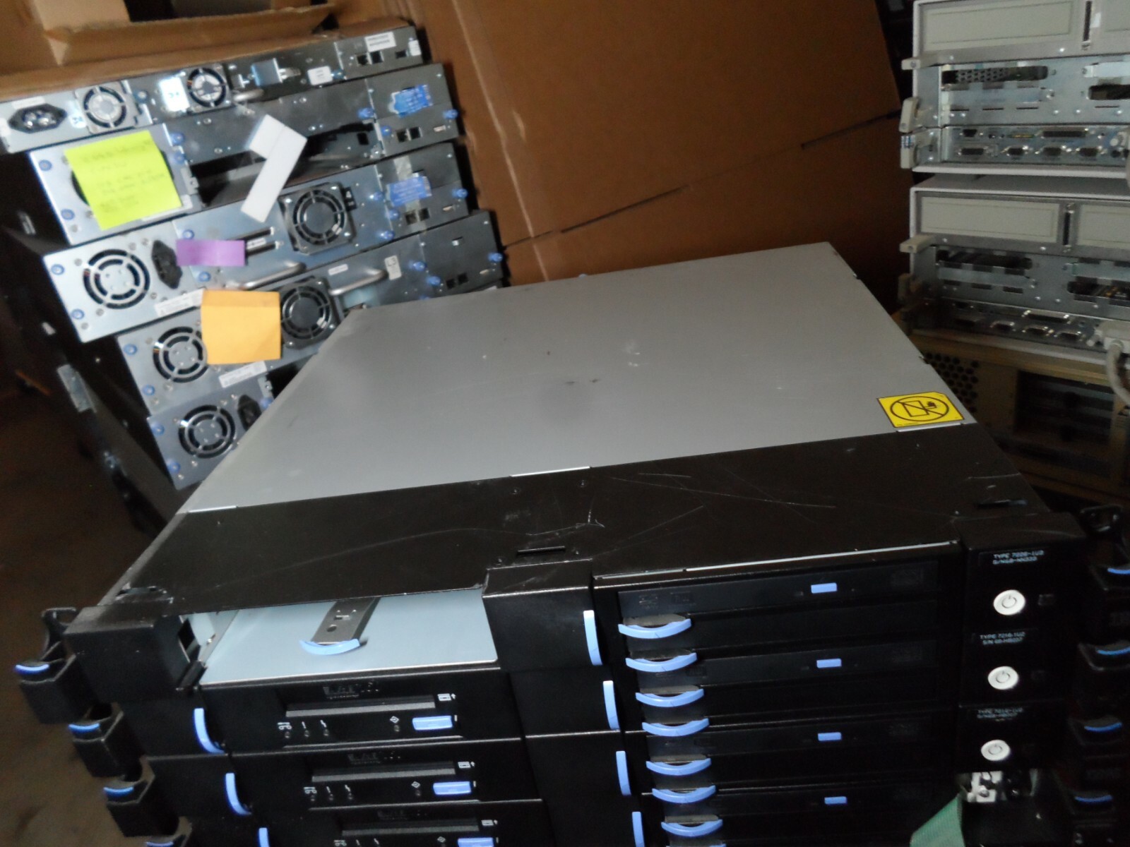 IBM 7226-1U3 MultiMedia 1U Rackmount Enclosure SAS DVD SAS No Drive 46C2938