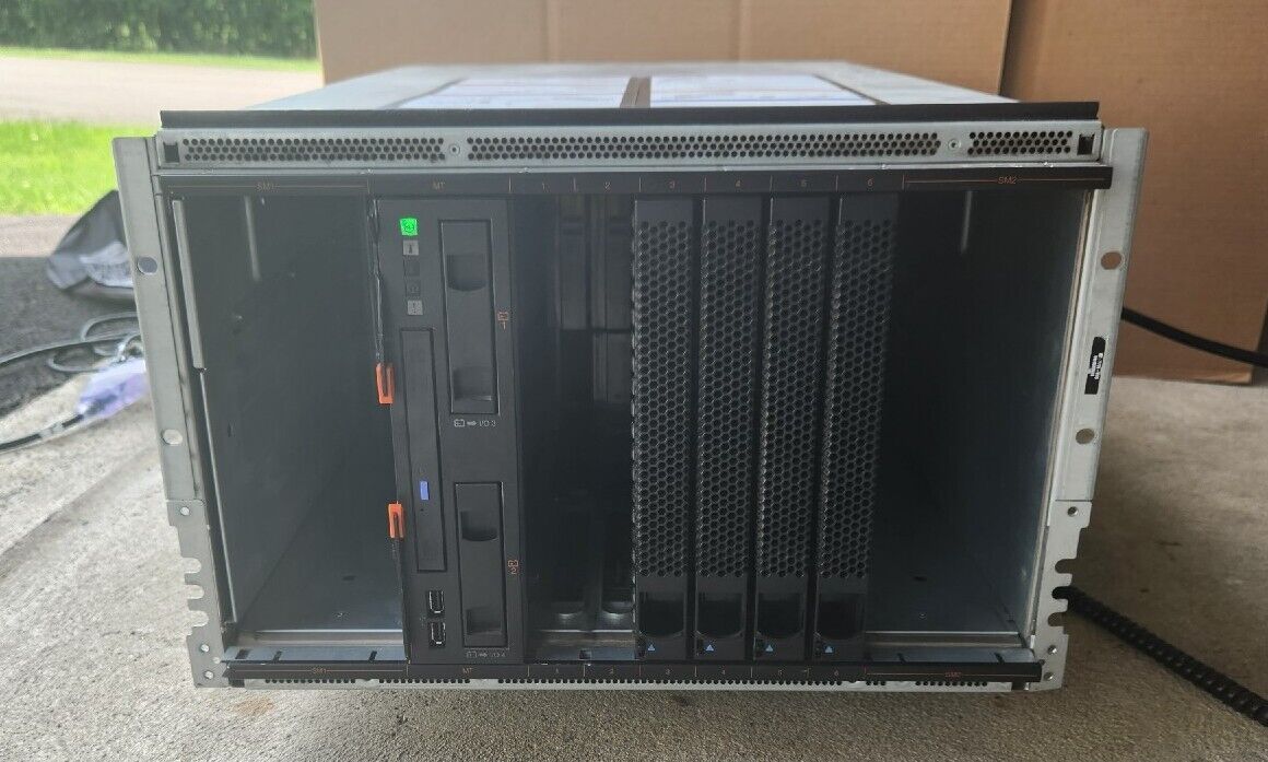 IBM BladeCenter S CHASSIS 7779-BCS Power Supply Fans Plus Others READ