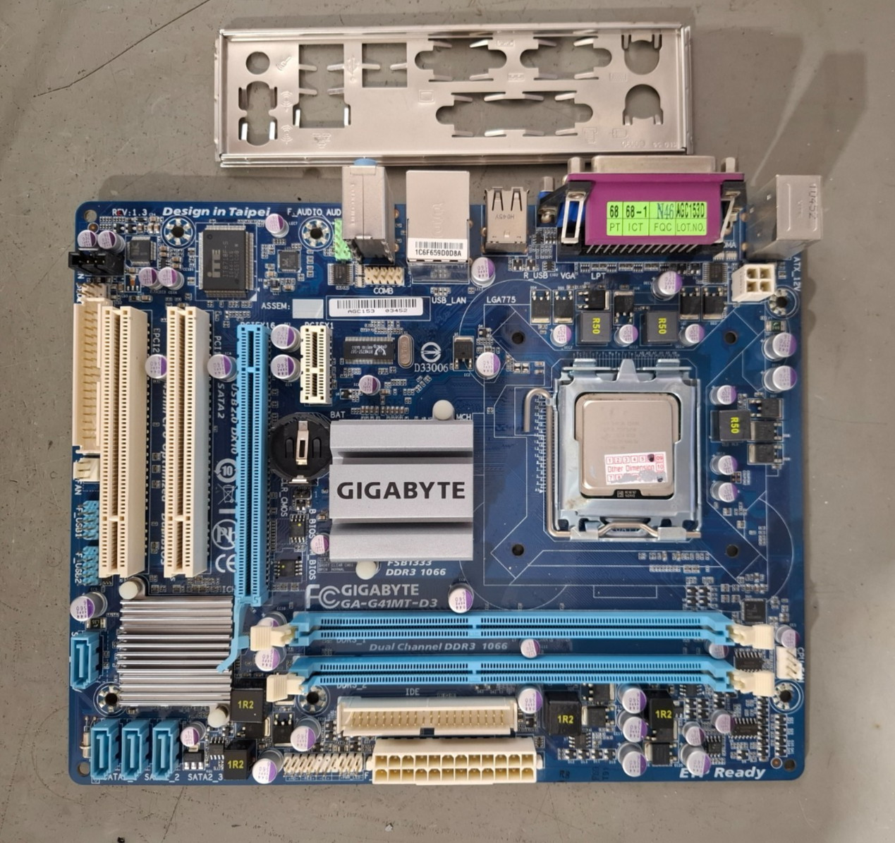 Gigabyte GA-G41MT-D3 LGA 775 For Intel Micro ATX Motherboard + CPU E5800