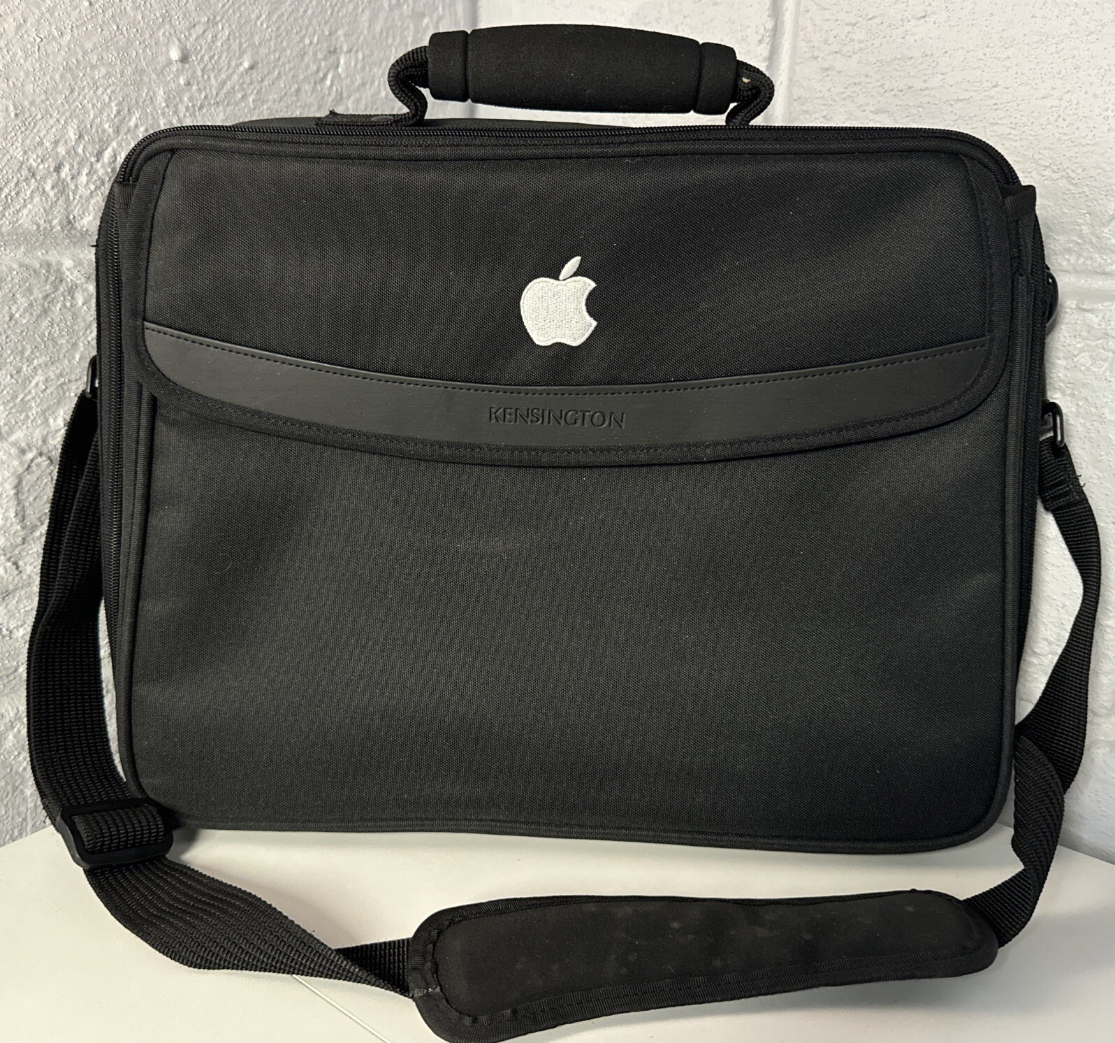 Vtg Y2K Apple Logo Employee Kensington Computer MacBook Laptop Messenger Bag