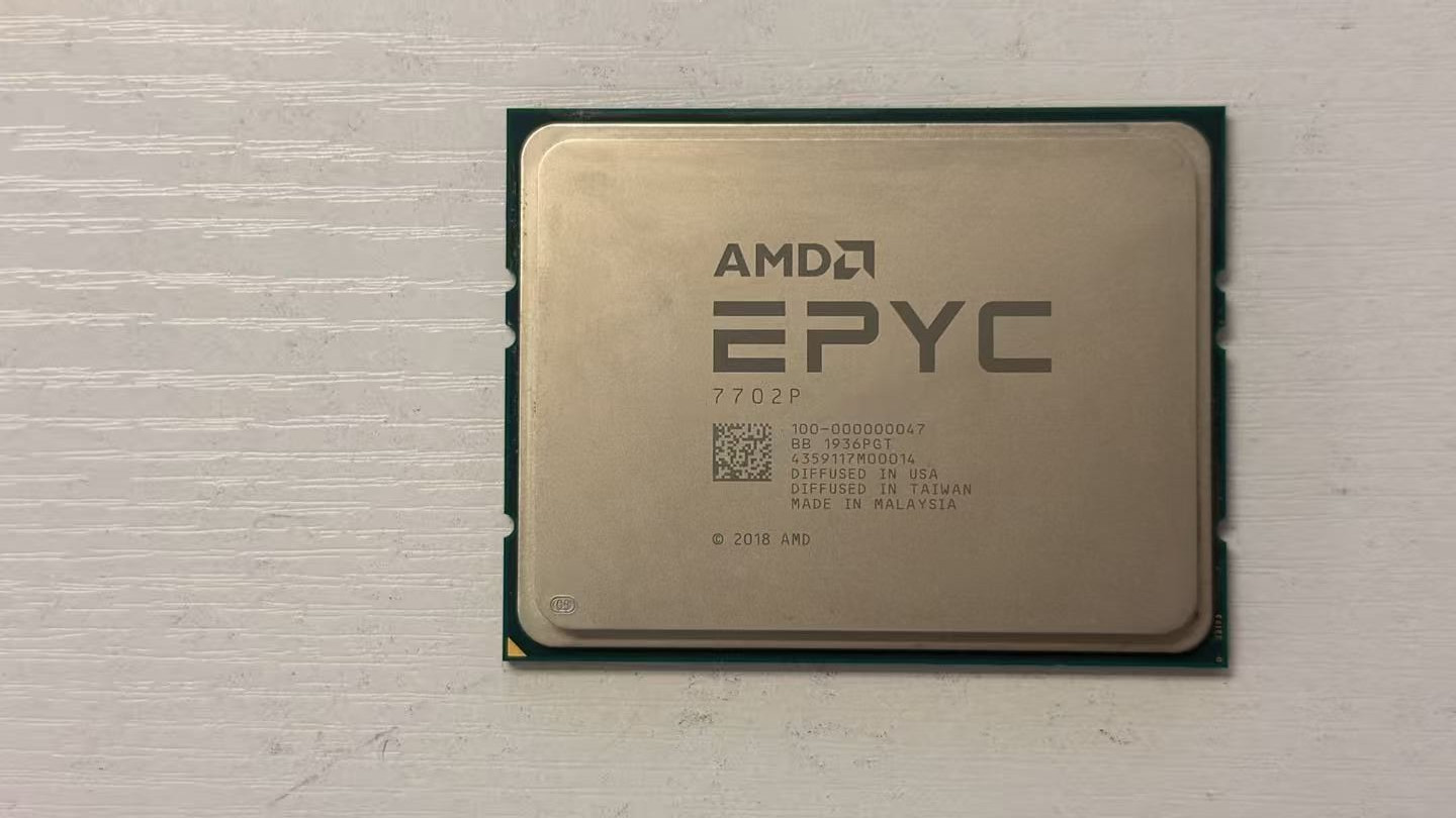 AMD Epyc 7702P Server Processor 3.35 GHz, 64 Cores, Socket SP3 100-000000047