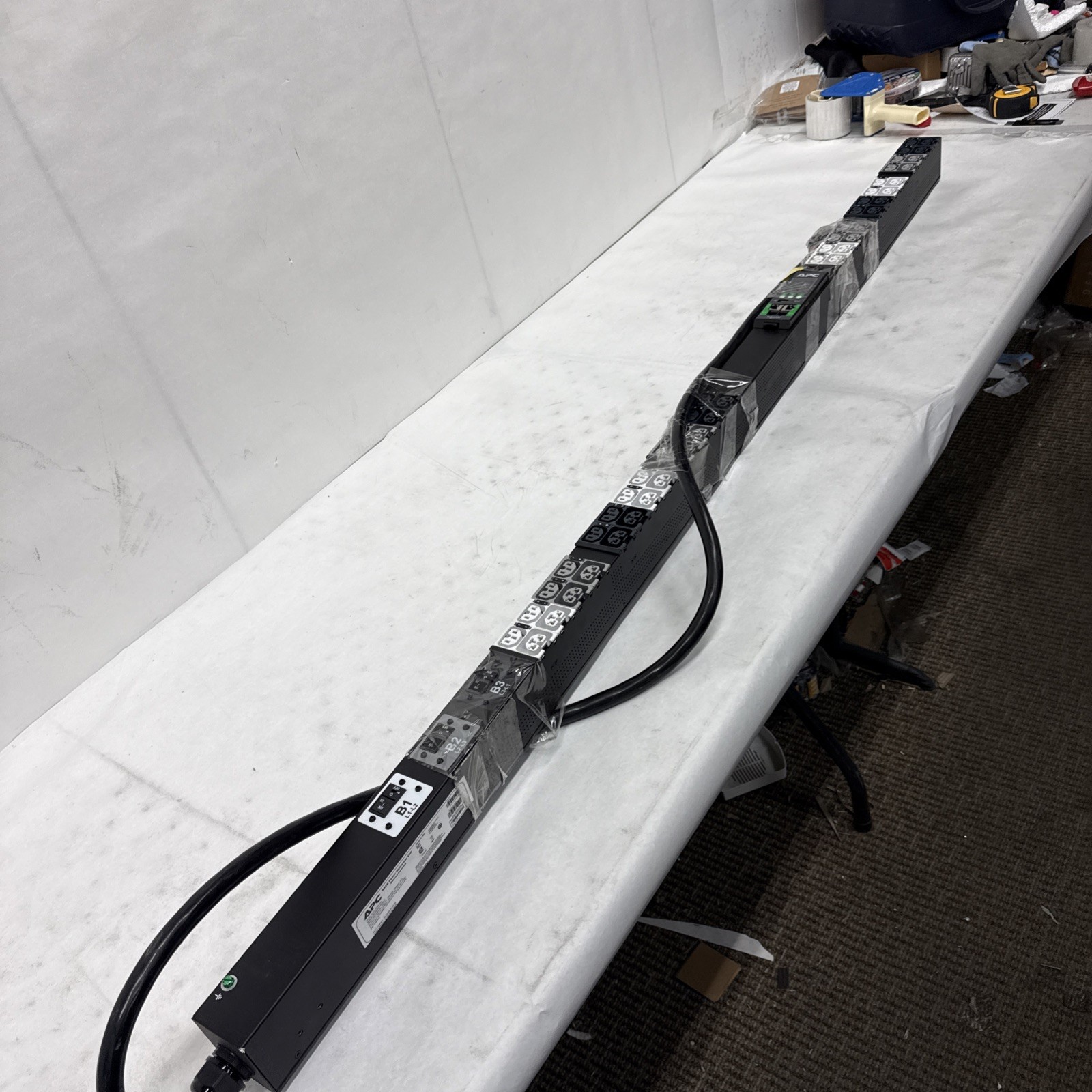 APC Power Distribution Units Input 200-240Vac Delta 24A/ SE24024S-0062-C