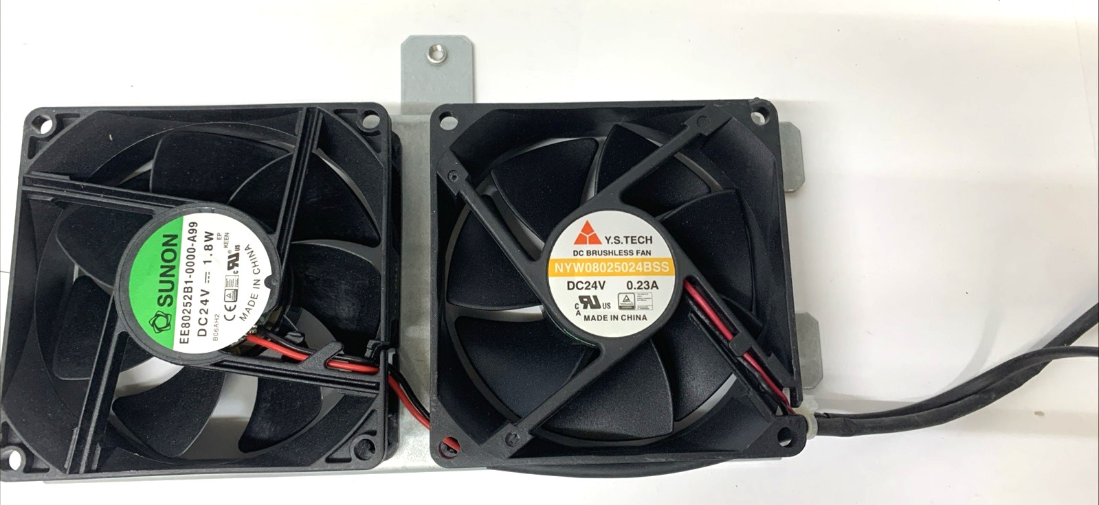 Cooling Module 0N-9821A 870-21414B Dual Fan Sunon and Y.S. Tech fans.