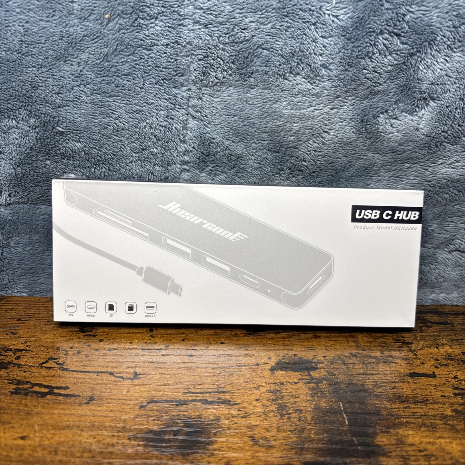 Hiearcool USB C Hub, USB C Multi-Port Adapter for MacBook Pro New in Sealed Box