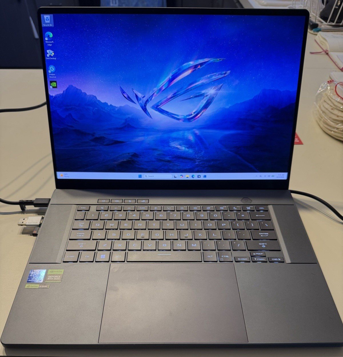 Asus ROG Zephyrus G16 GU605 16" OLED-Core Ultra 9-16GB RAM-1TB-RTX 4070-READ