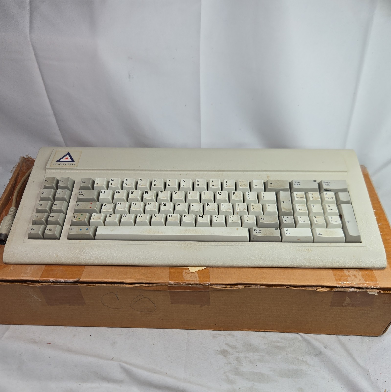 Leading Edge WAL 1 Vintage Keyboard VERY RARE mechanical OEM
