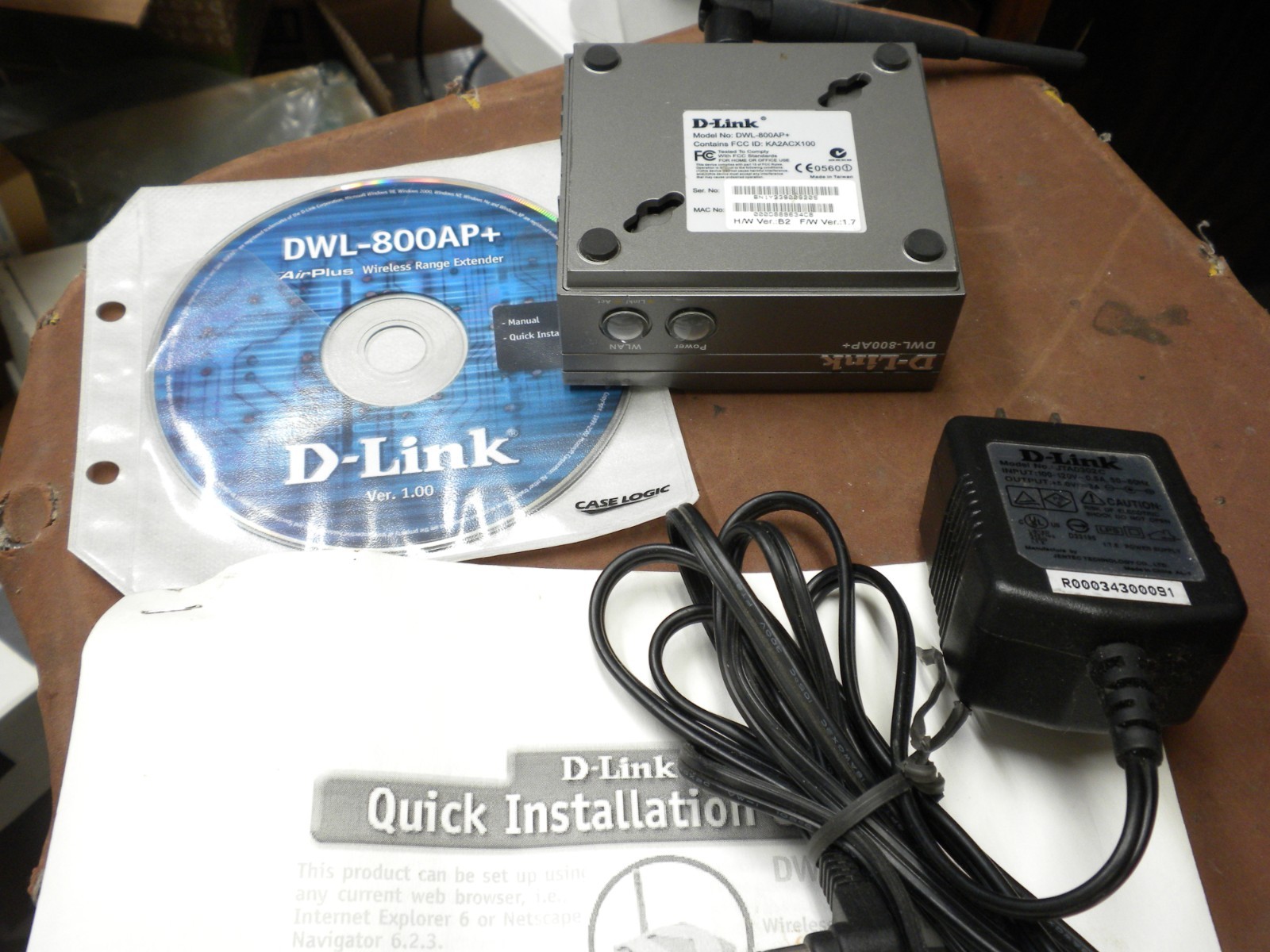 D-LINK DWL-800AP+  ENHANCED 2.4GHz WIRELESS RANGE EXTENDER