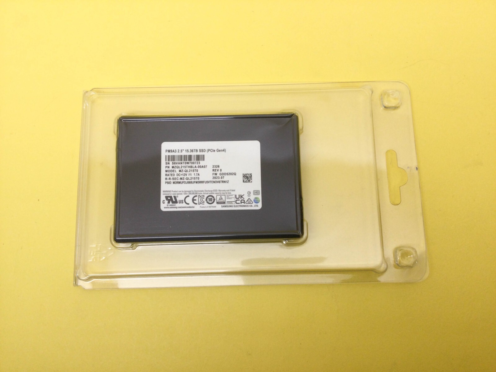 Samsung PM9A3 15.36TB PCI Express 4.0 X4 Nvme 2.5inch U.2 SSD MZ-QL215T0