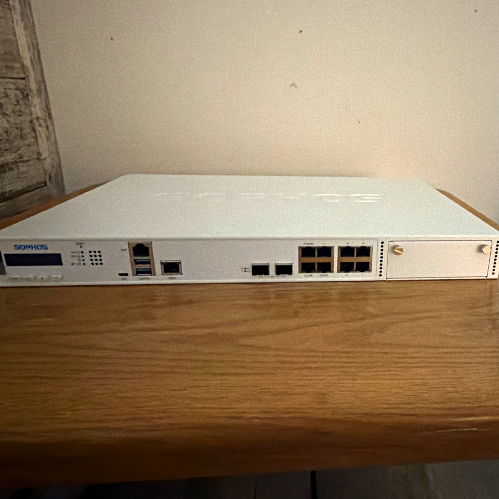 Sophos XGS 2300 Firewall Rackmount Hardware Appliance 1U Enterprise 1 Device