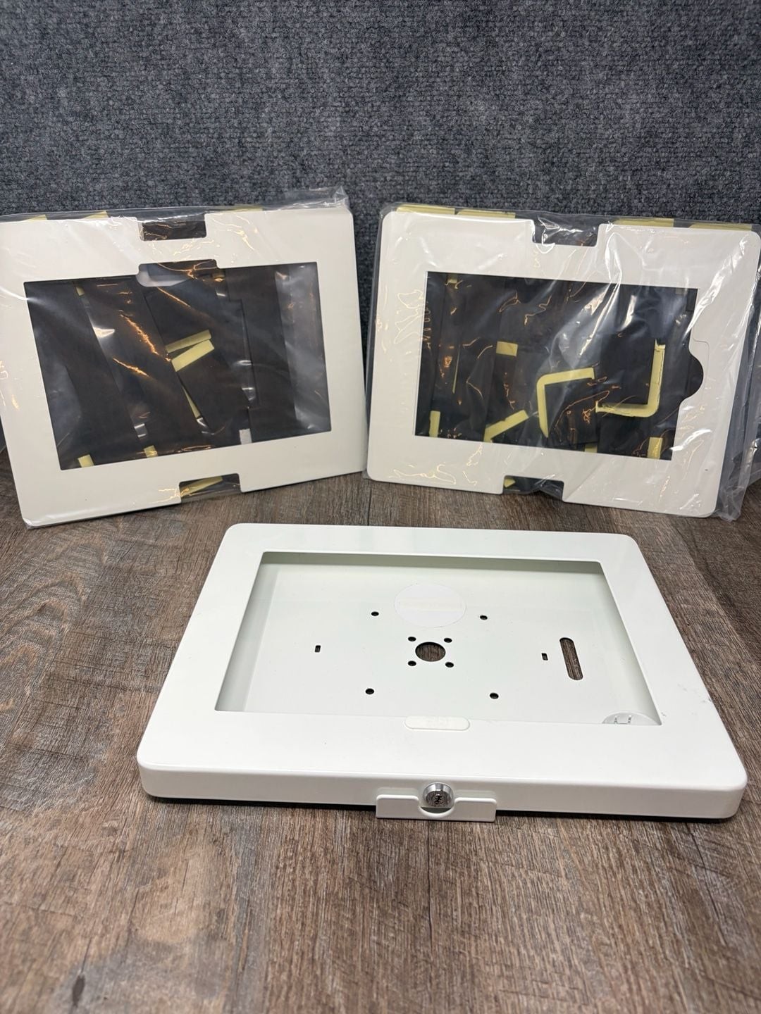 CTA Digital Premium Anti-Theft iPad Locking Wall Mount - White (PAD-PARAWW) NIB