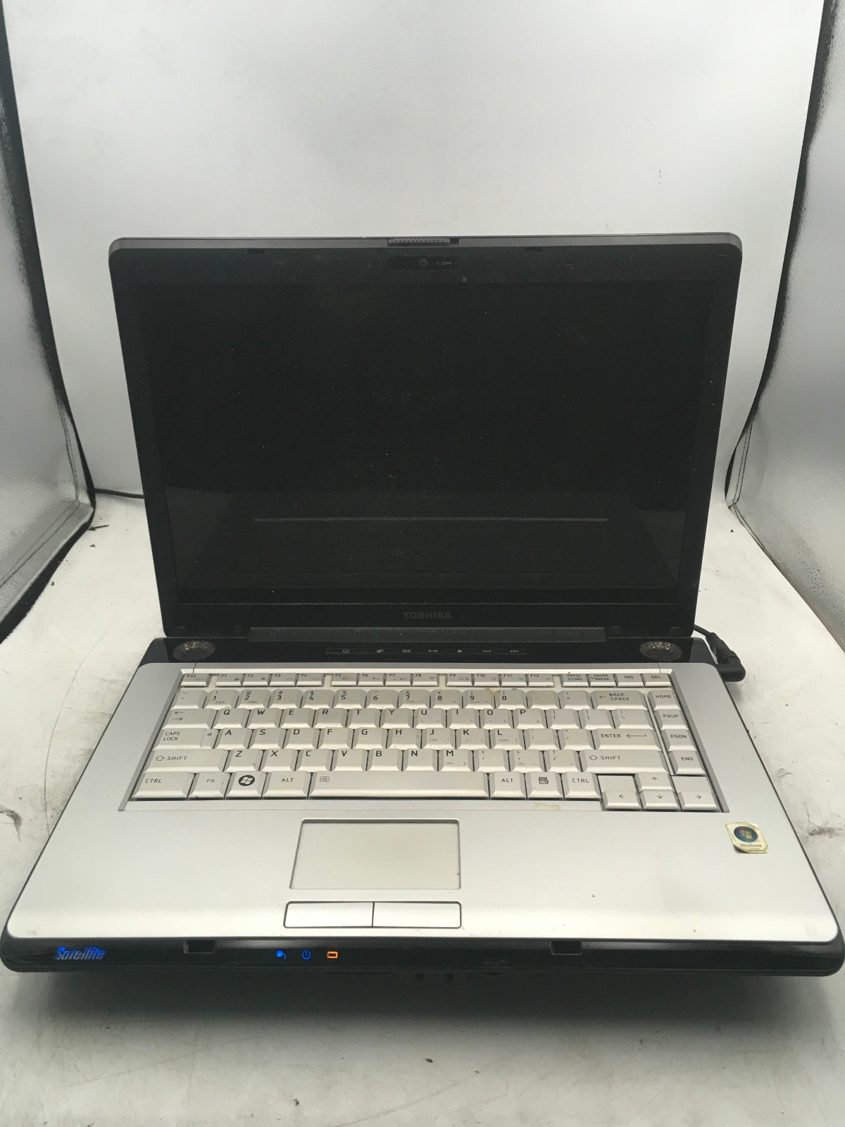 TOSHIBA SATELLITE A205 S4577 -FOR PARTS/NO BOOT- INTEL T5300 - 1GB RAM -READ- BB