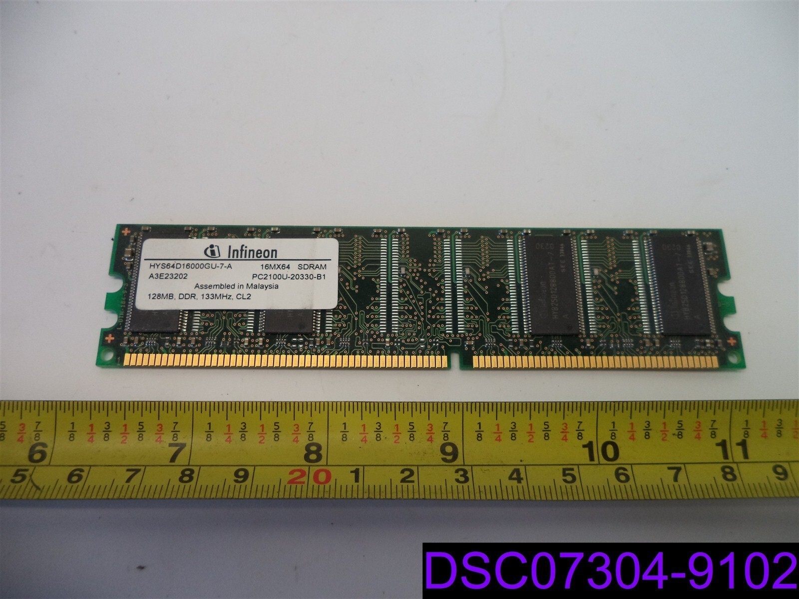 Infineon SDRAM Memory HYS64D16000GU-7-A, A3E23202, 16MX64 128MB, 133MHz