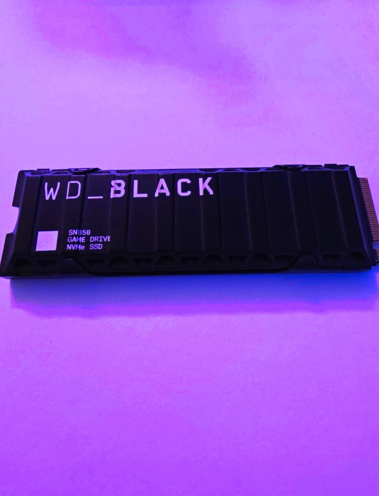 Western Digital WD_BLACK SN850 2TB NVMe M.2 Internal SSD w/ Heatsink