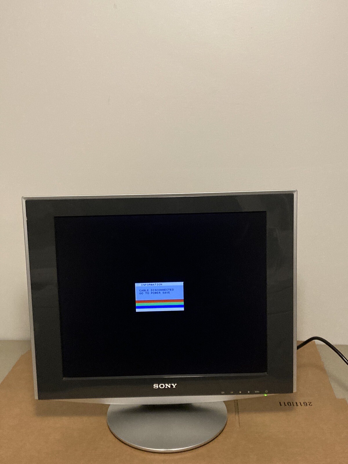 Sony SDM-HS73 15” TFT LCD Color Computer Display Monitor Screen VGA