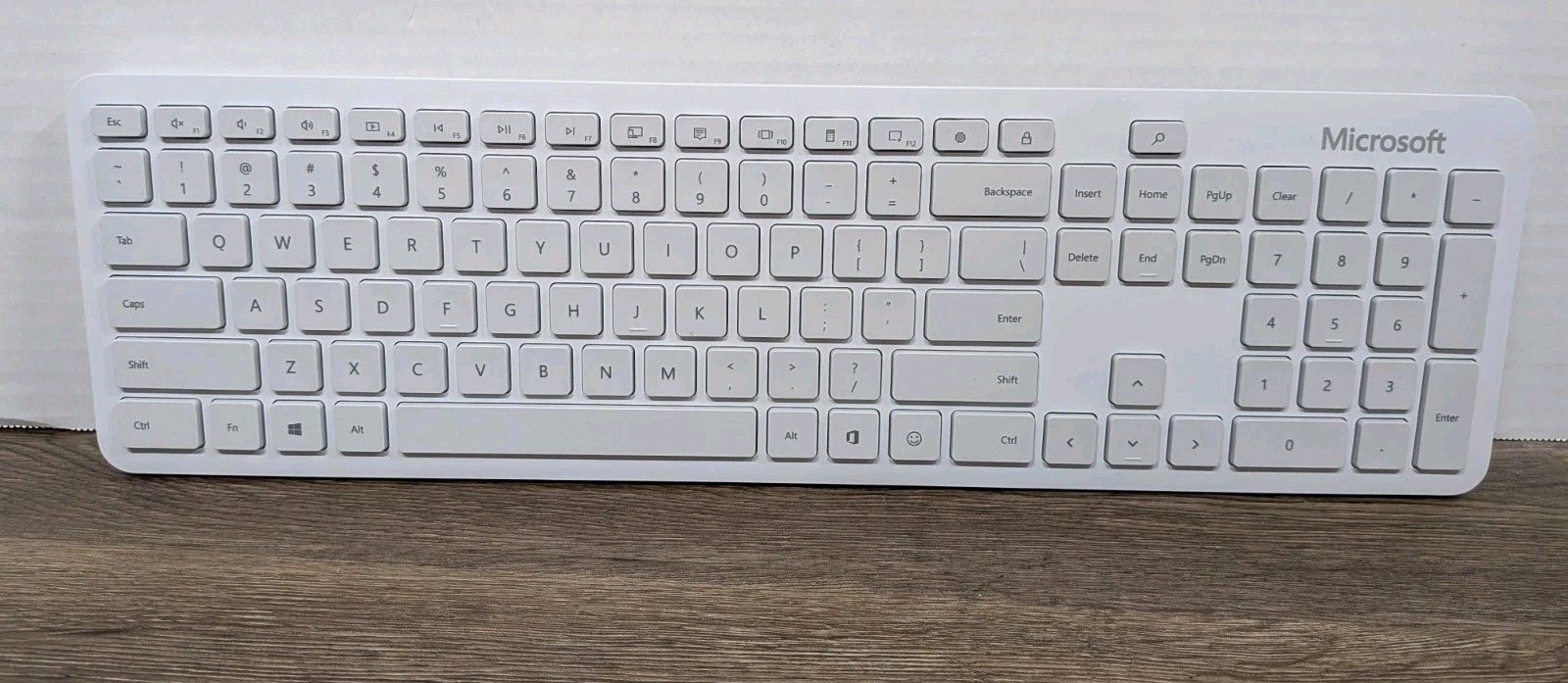 Microsoft Bluetooth Keyboard - Model: 1898 White Wireless Genuine Slim Tested