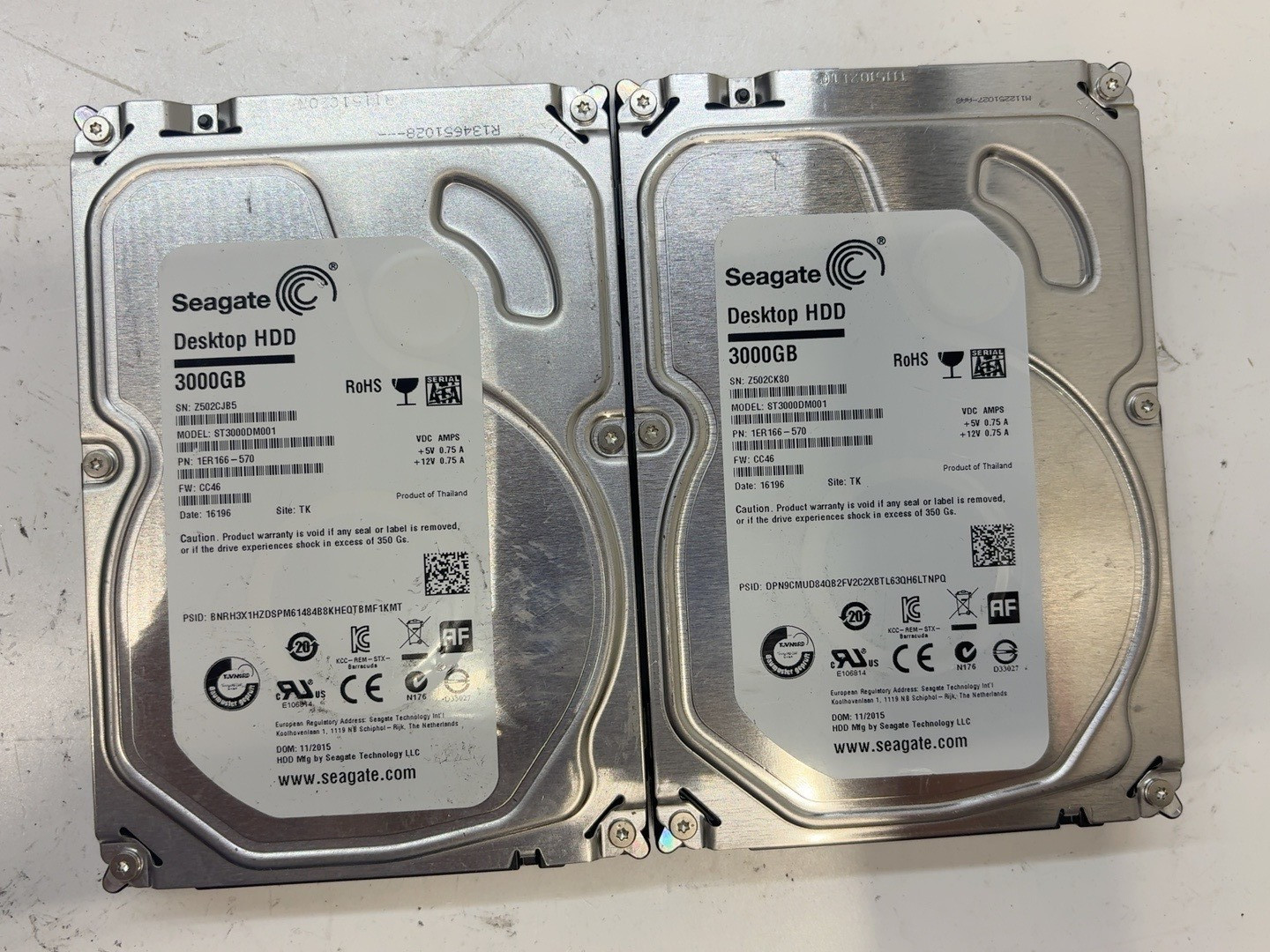 LOT 2 Seagate 3.5" Desktop HDD 3TB SATA III 6Gbps HDD ST3000DM001 T8E11