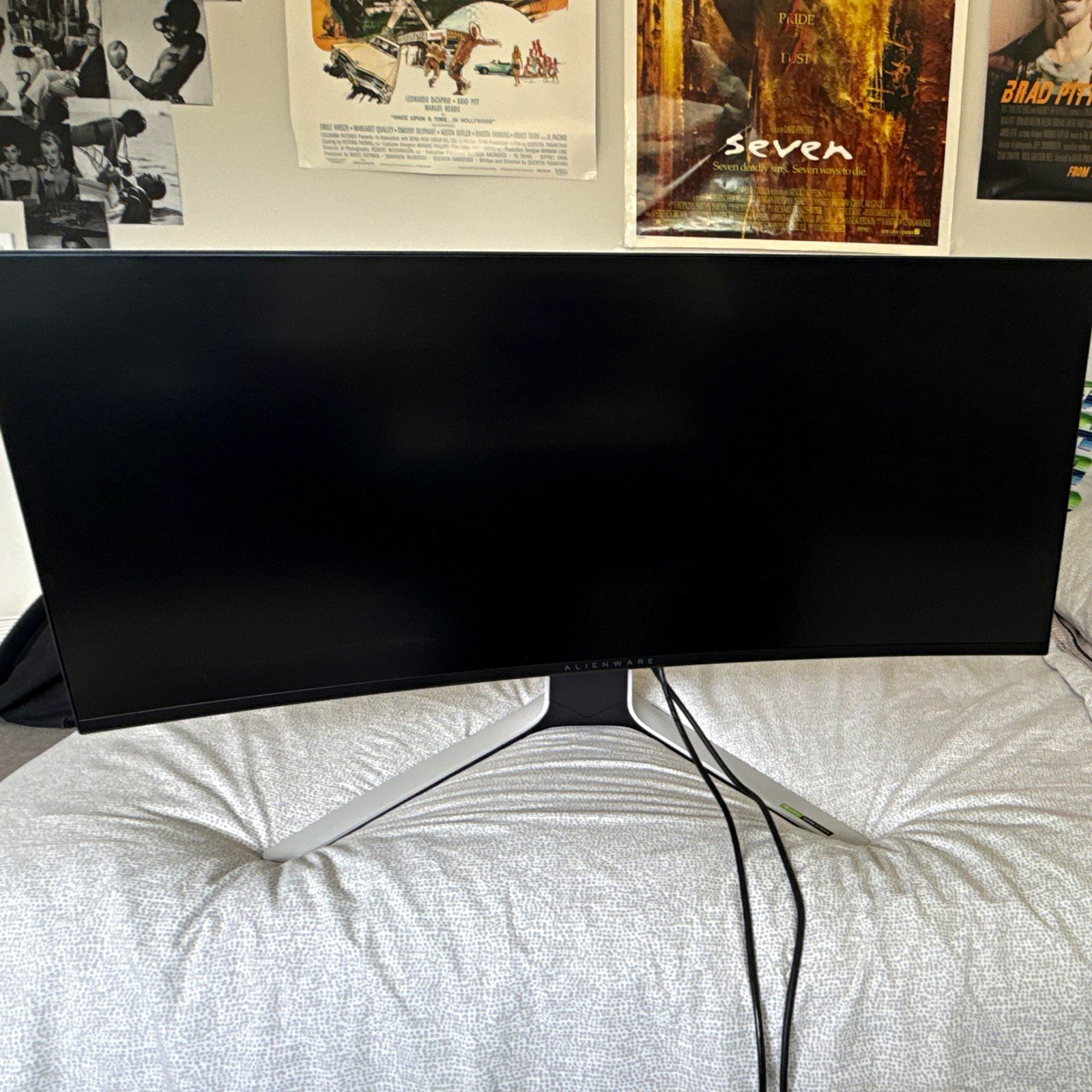 Alienware Alienware 32 Curved Gaming Monitor 32 in 16:9 White/Black
