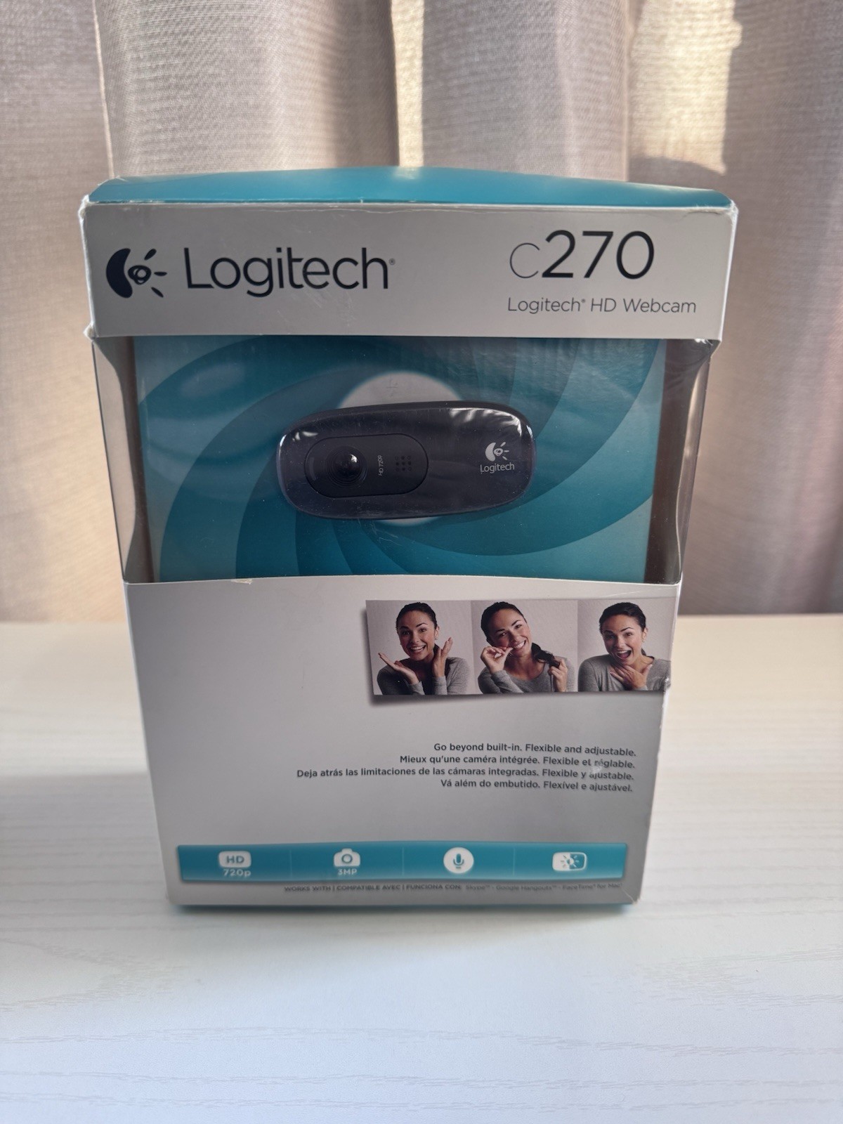 Web Cam Logitech C270 HD  720p New 3MP Photos Mic Light Correction Wide Screen