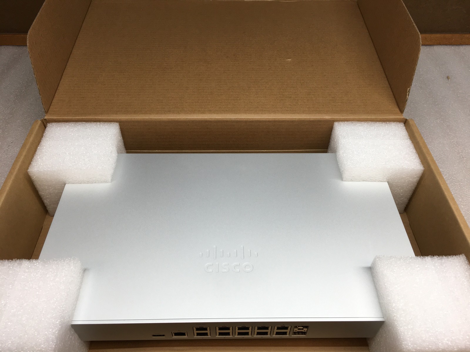 Cisco Meraki MX84-HW 12-Port Cloud Managed Security Appliance Unclaimed