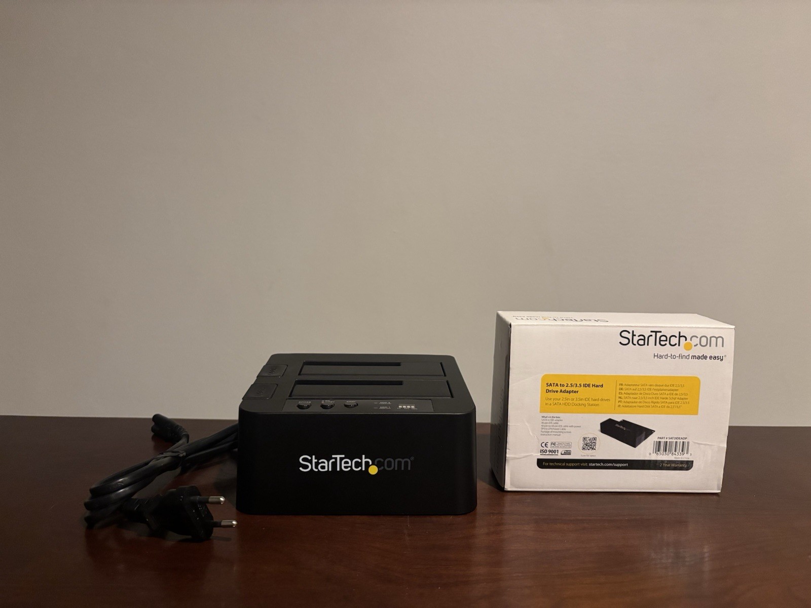 StarTech SATDOCK22RE USB To SATA Standalone Hard Drive Dock + Drive Adapter READ