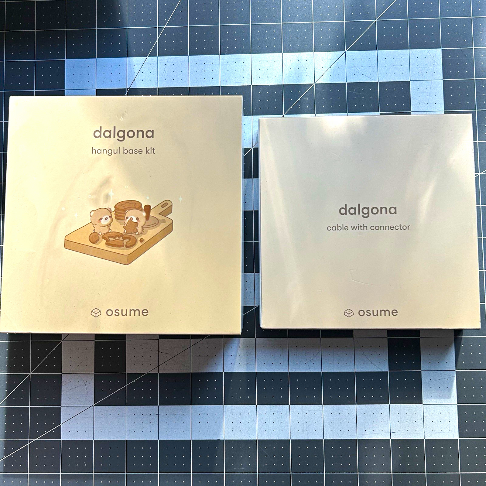 osume Dalgona Hangul Base Kit Keycaps + Matching Wired USB Cable