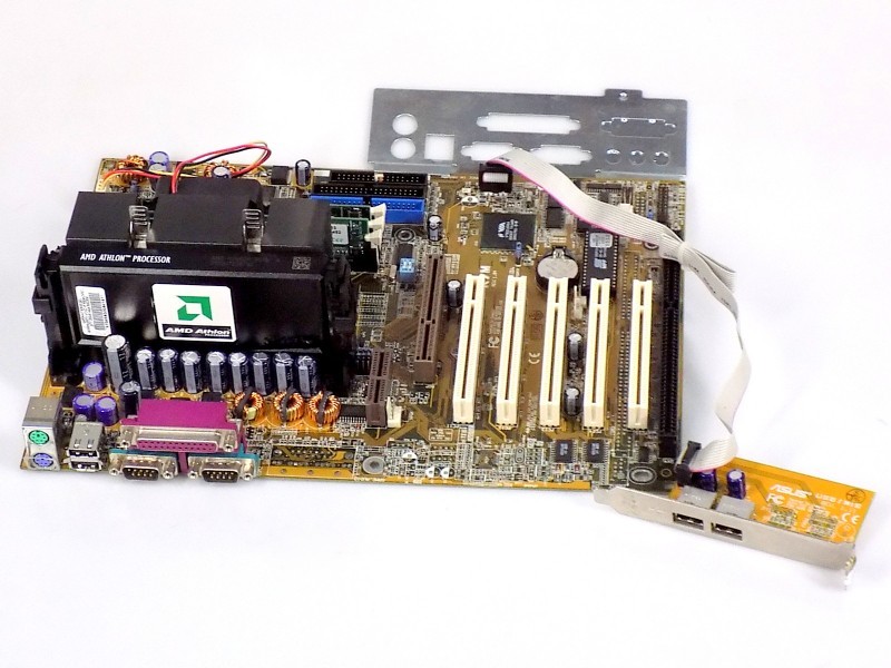 Motherboard CPU RAM Retro Bundle: Asus K7M 1.04 / AMD Athlon 600 / 256MB SDRAM