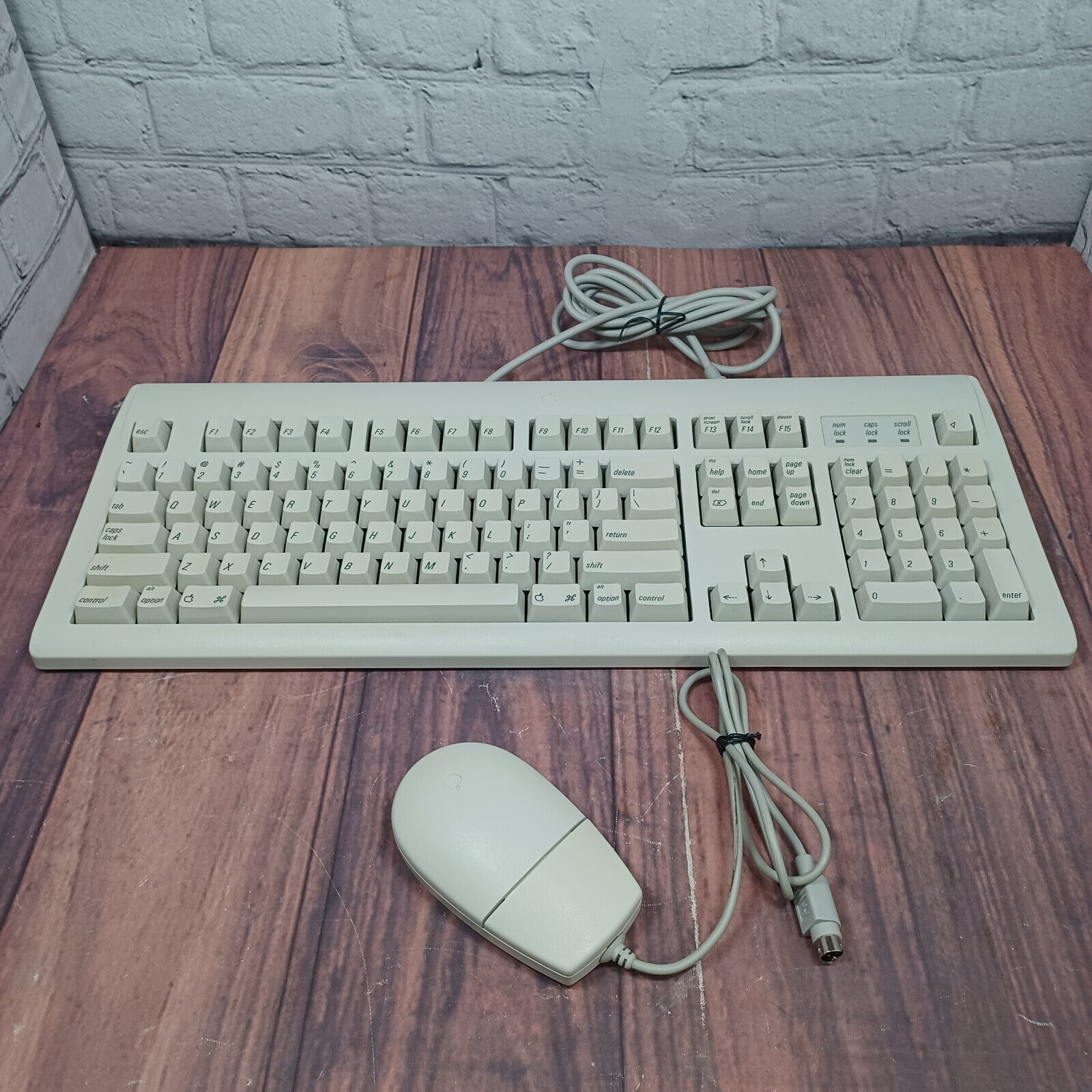 Vintage - APPLE AppleDesign Keyboard M2980 & Desktop Bus Mouse II M2706 Bundle