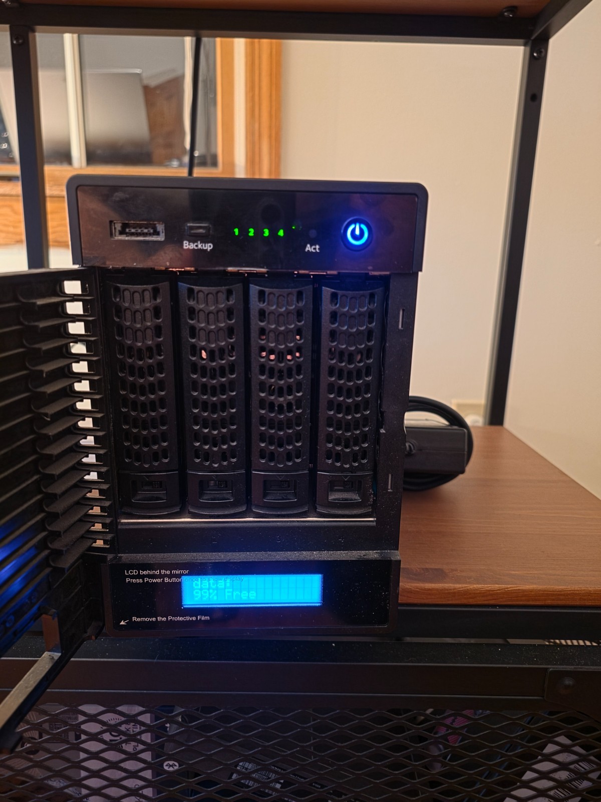 NETGEAR ReadyNAS 314 RN31400 4-Bay NAS with 4x 4TB Hard Drives INCLUDED