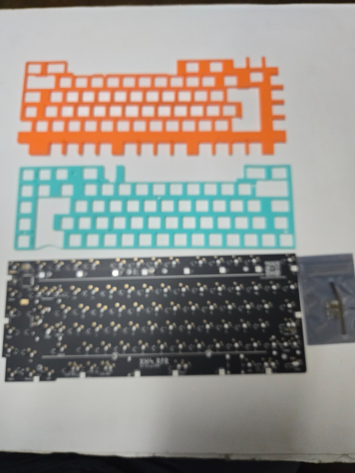 Gone Hacking Studio XH4 RFR PCB + Soft Switch Plates Kit for DIY Keyboard