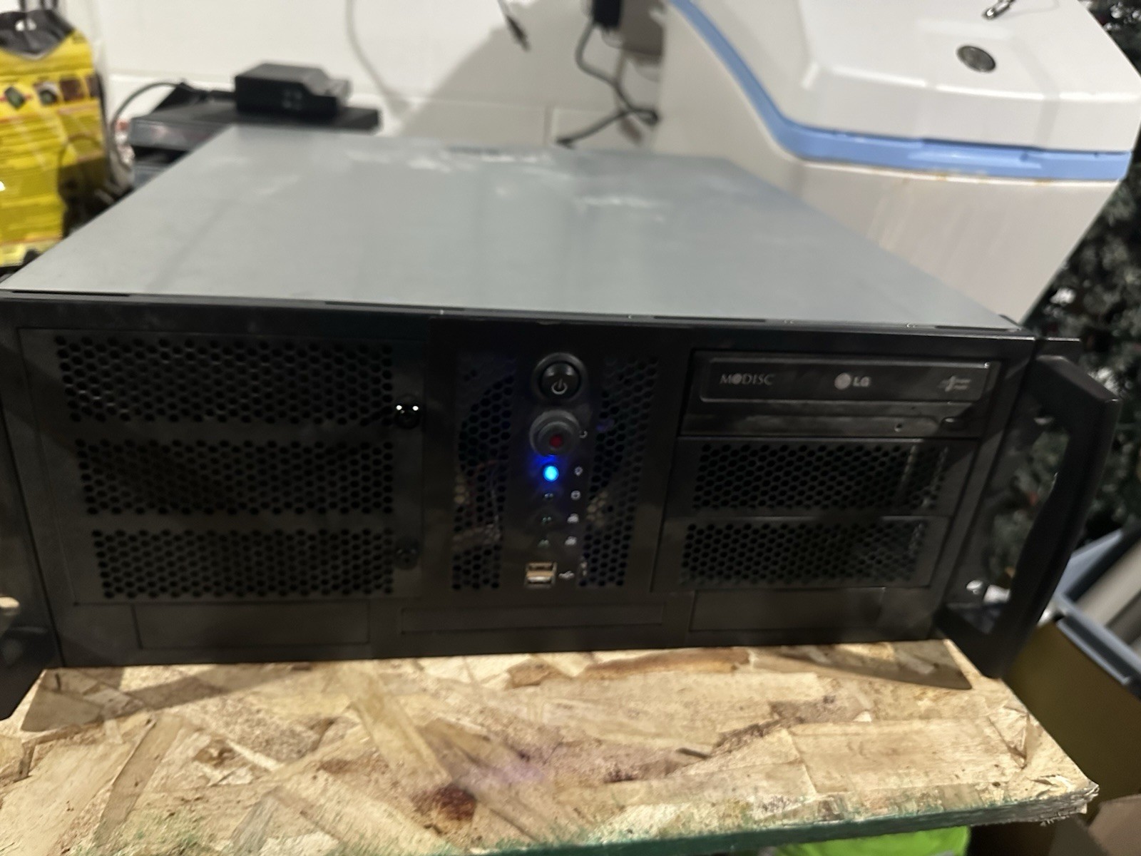 Chenbro RM42300 4U Rackmount Server Intel