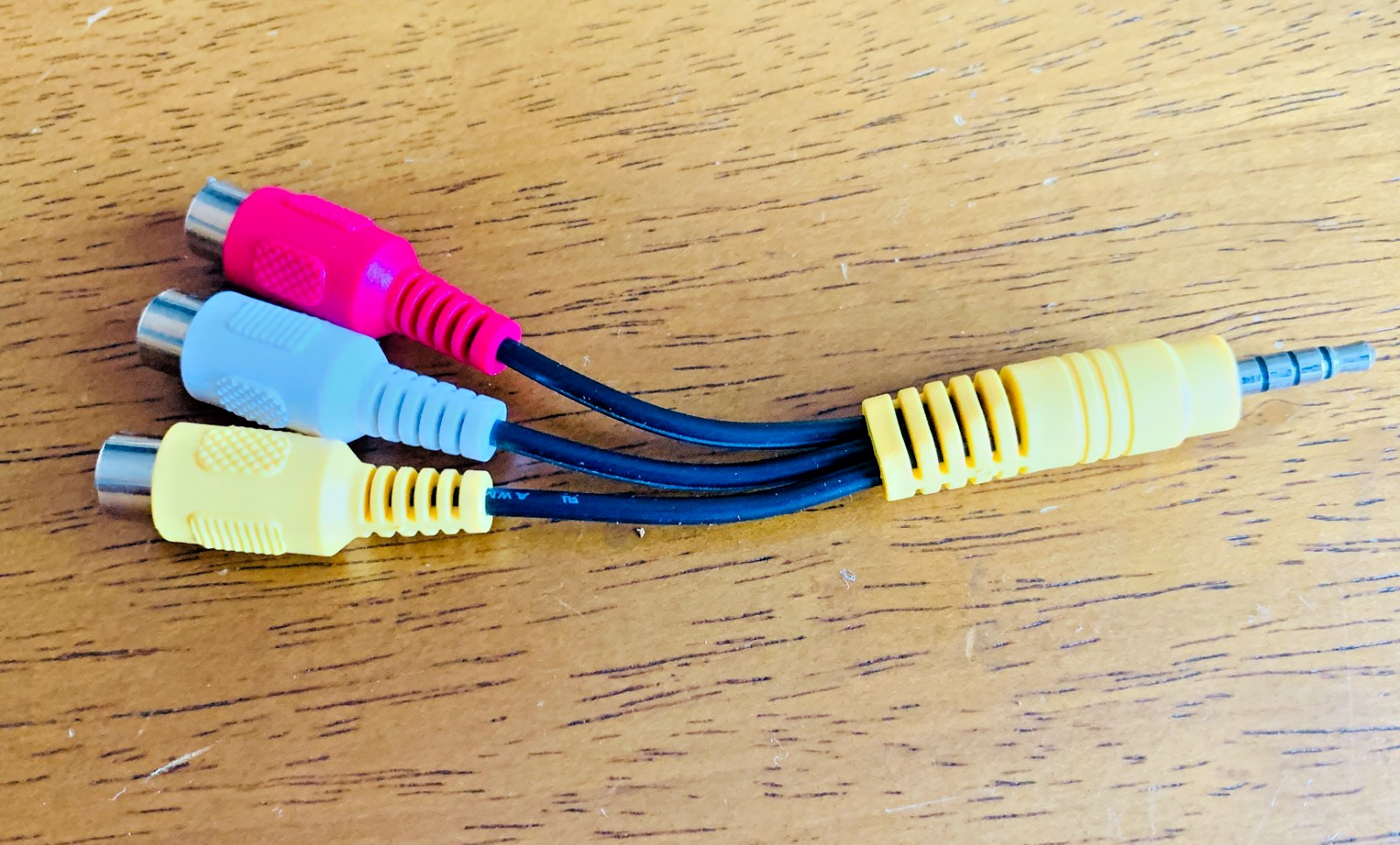 3 RCA Female L/R Audio & Video to 4 Conductor 3.5 mm Male  Adapter Cable