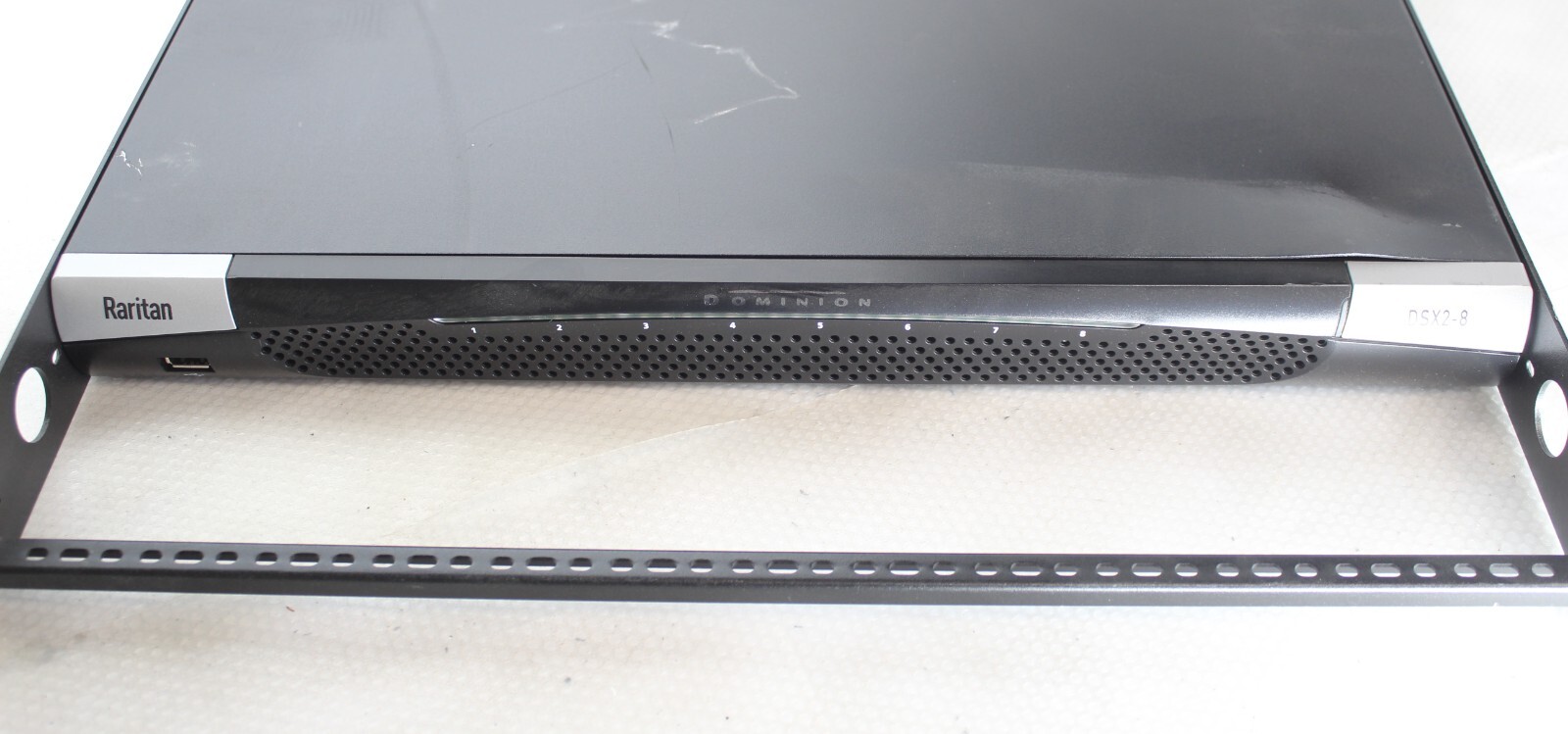 Raritan Dominion XS DSX2-8 8-Port KVM Console Server V.1C.USB-AA.Led-0B