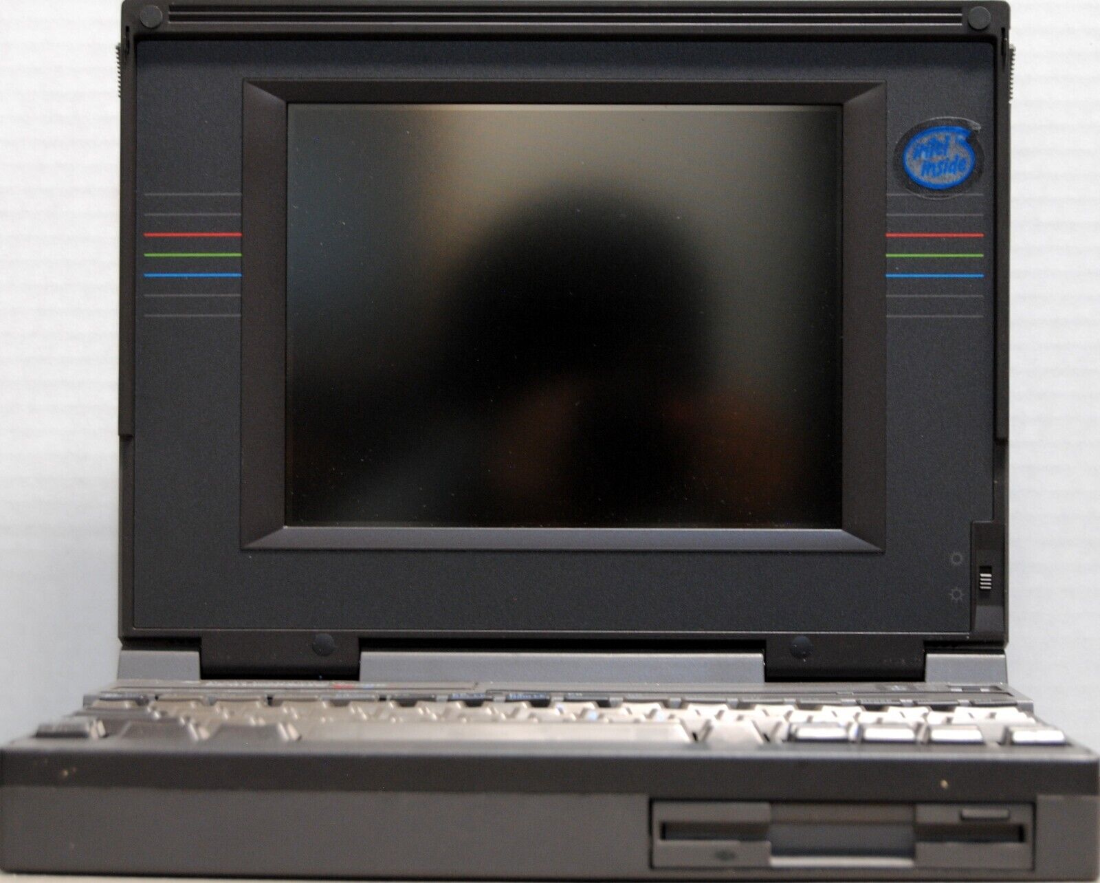 Texas Instruments Color TravelMate 486 WinDX4/75MHz Active Matrix Laptop