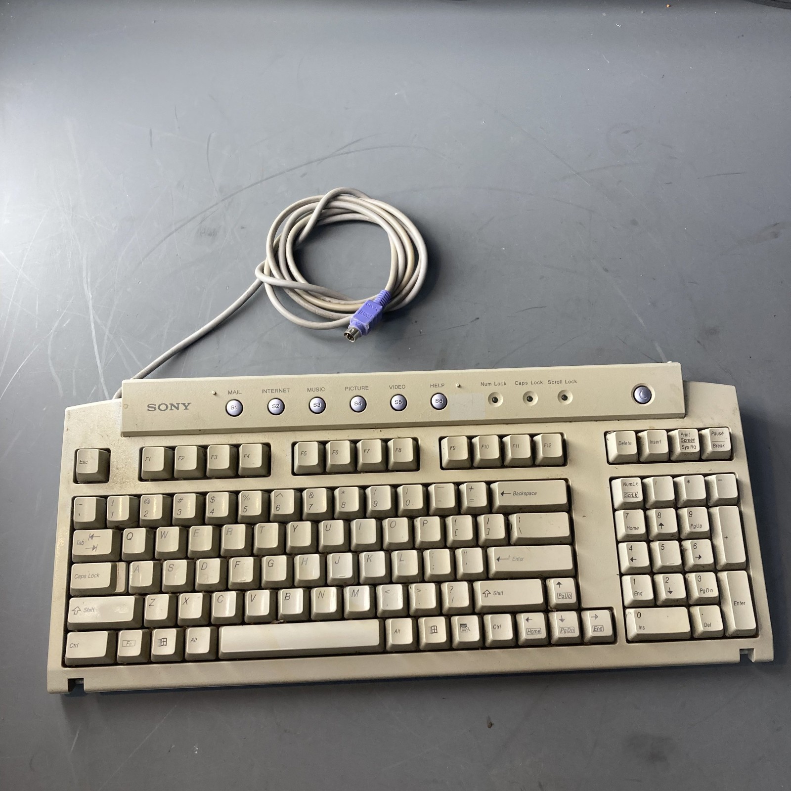 Vintage Sony VAIO Wired Desktop Keyboard PS/2 PCVA-KB1P/UB