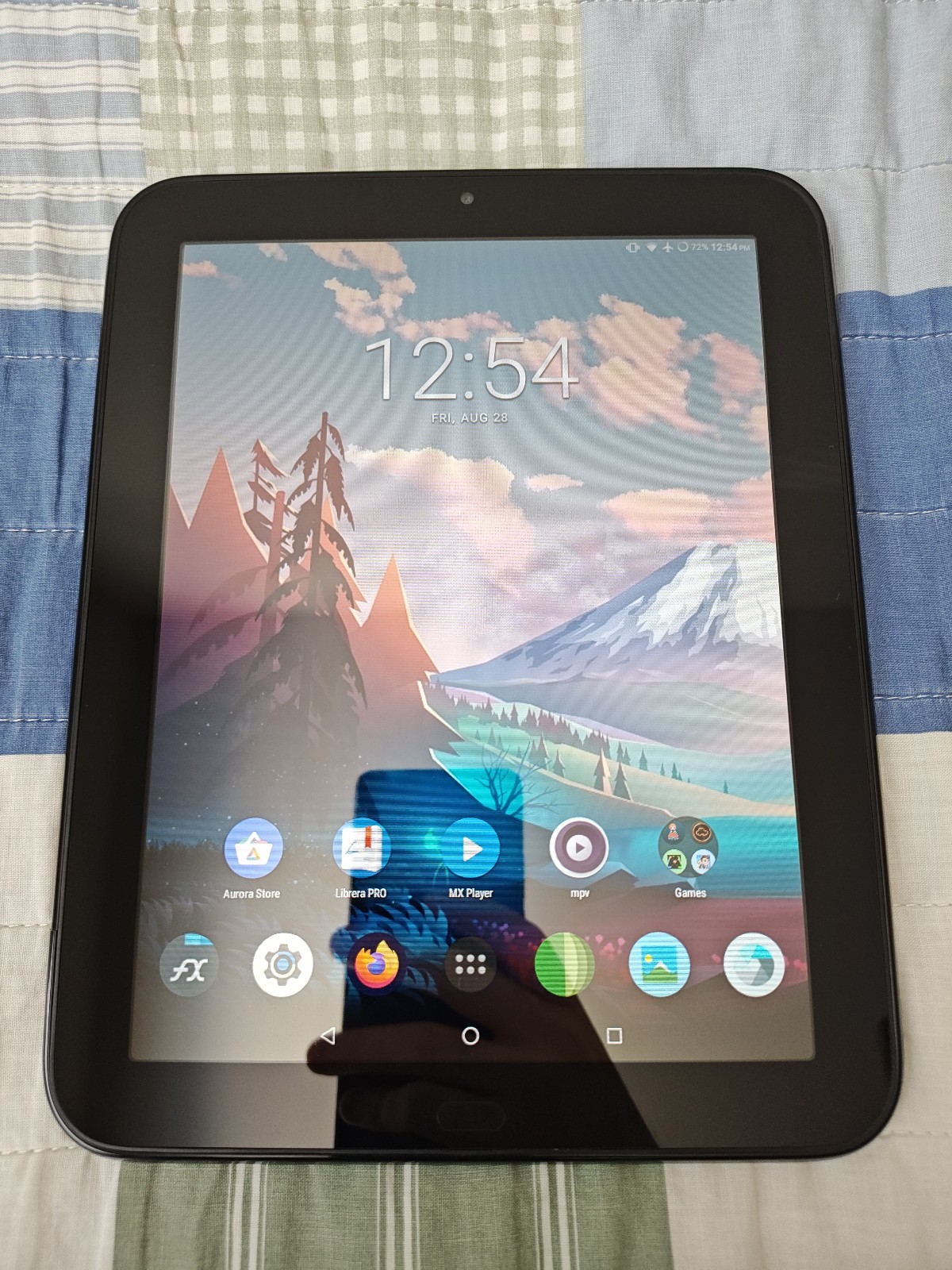 HP TouchPad 32GB Tablet (Android 7.1.2) + Touchstone Wireless Charging Dock