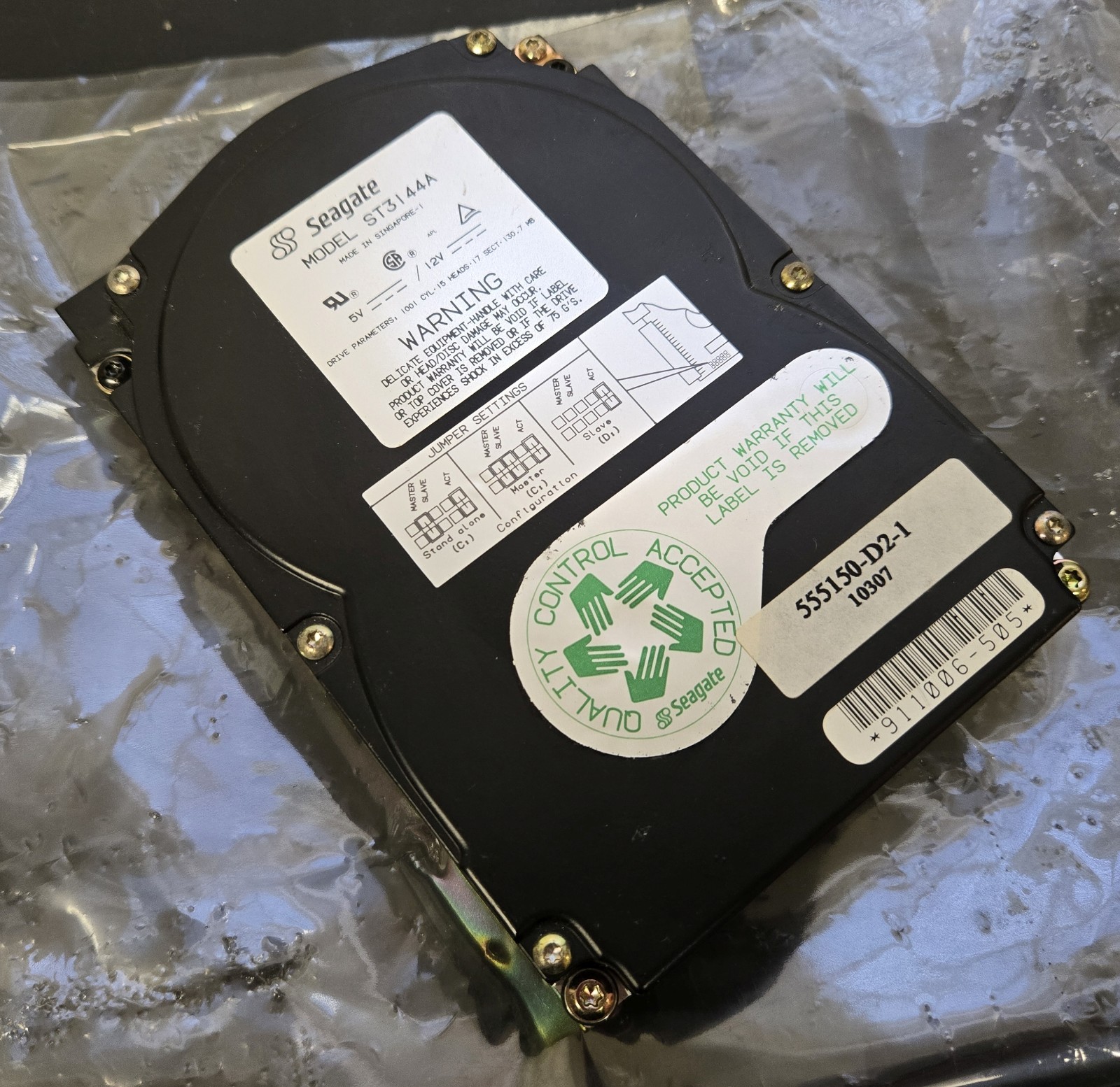 Vintage Seagate ST3144A 130mb IDE hard drive - PARTS OR REPAIR - WON'T FDISK