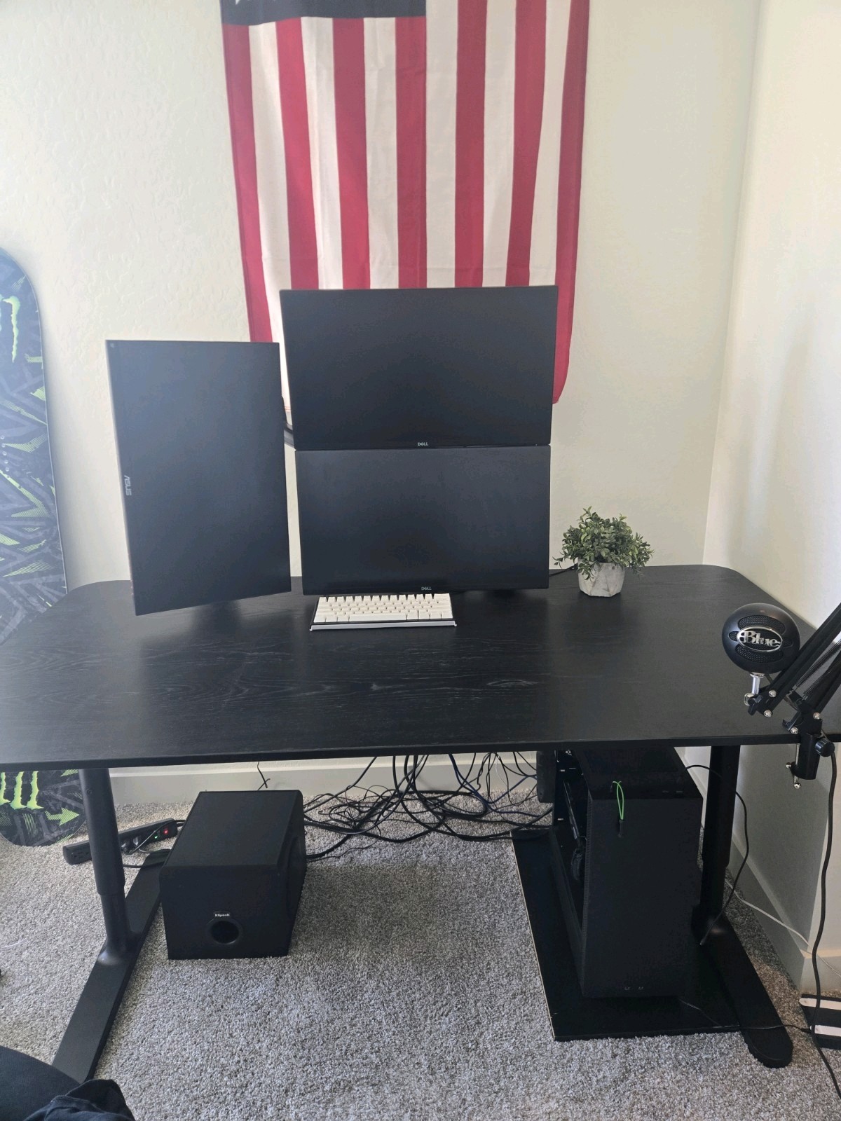 Whole Pc Setup - 3070 Strix - 5800x - 3 Monitors - Ready to go