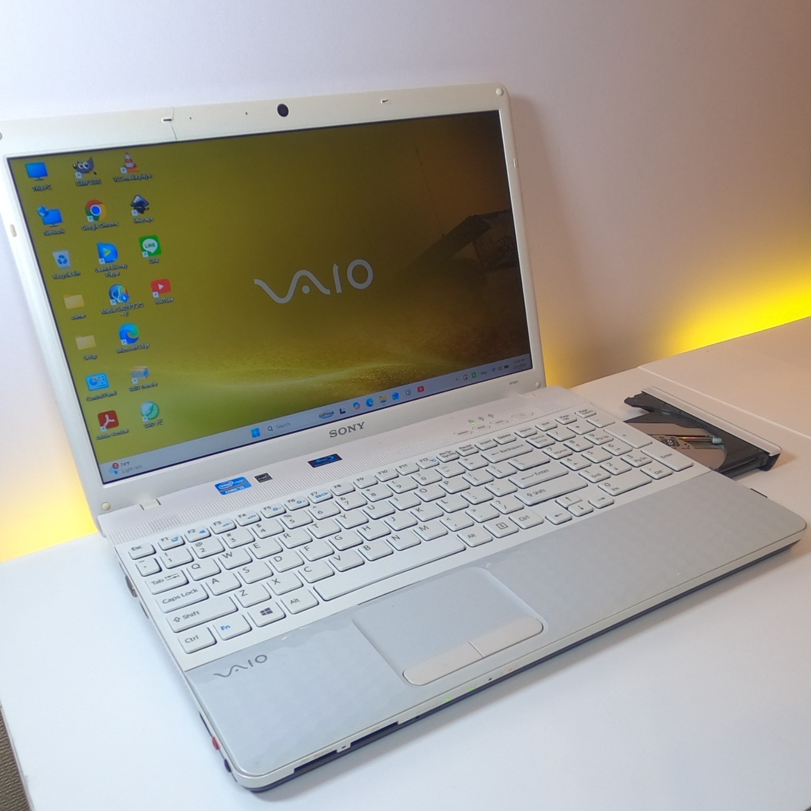 [Full Inspected and English OS PC] Sony VAIO VPCEH19FJ English Keyboard Core i5