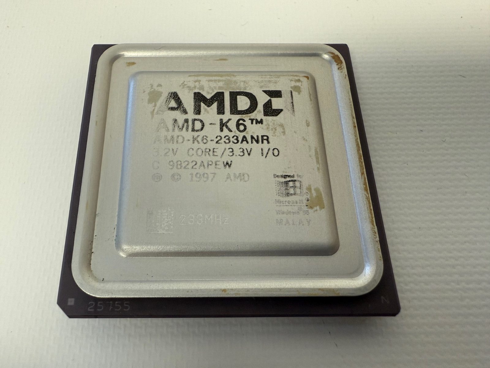 AMD AMD-K6-233ANR 233MHZ CPU PROCESSOR AMD-K6 3.2V CORE 3.3V I/O TOP WORN