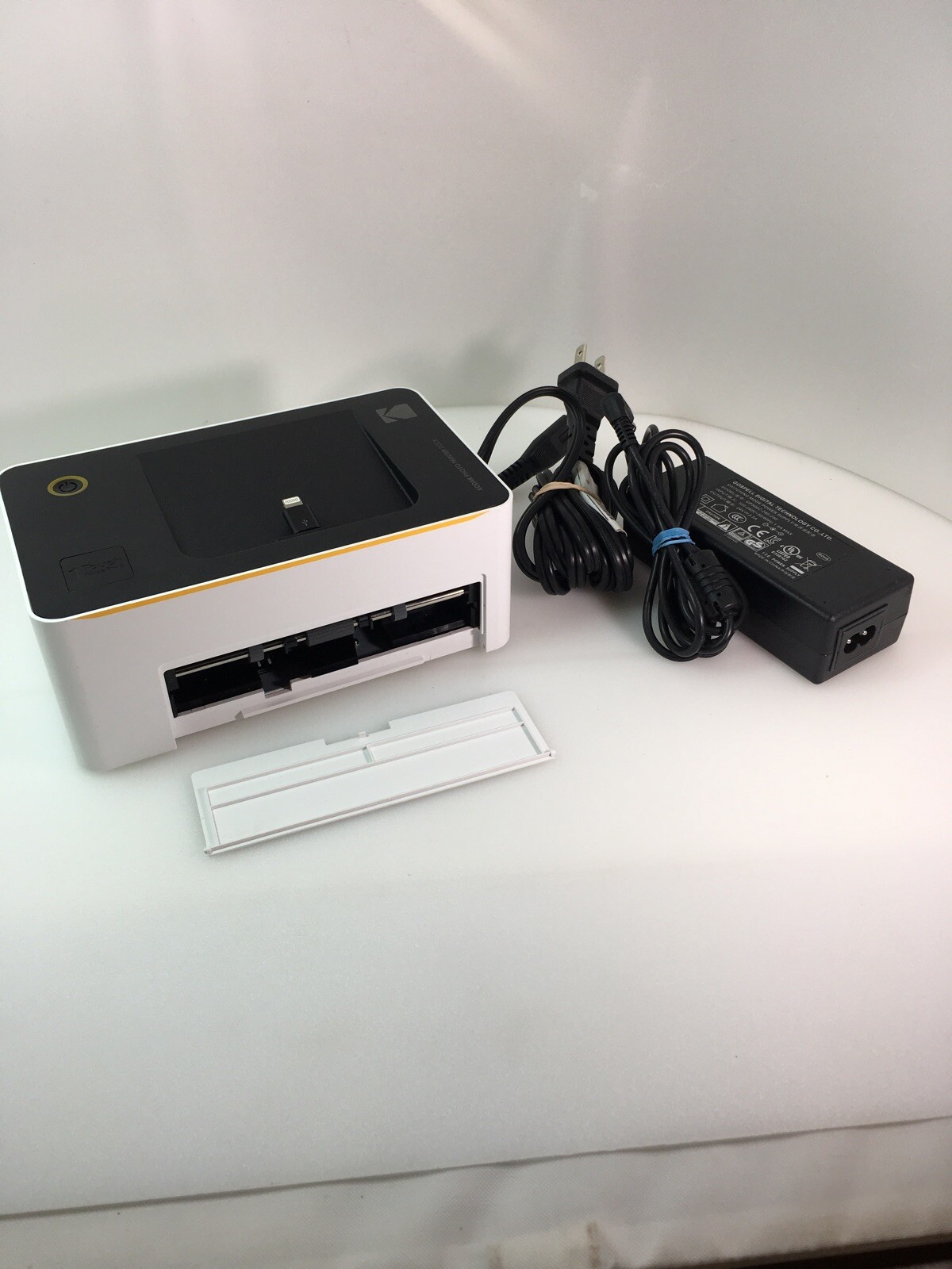 Kodak 4" x 6" Instant Photo Printer PD450W ---(AS IS - For PARTS or REPAIR)--