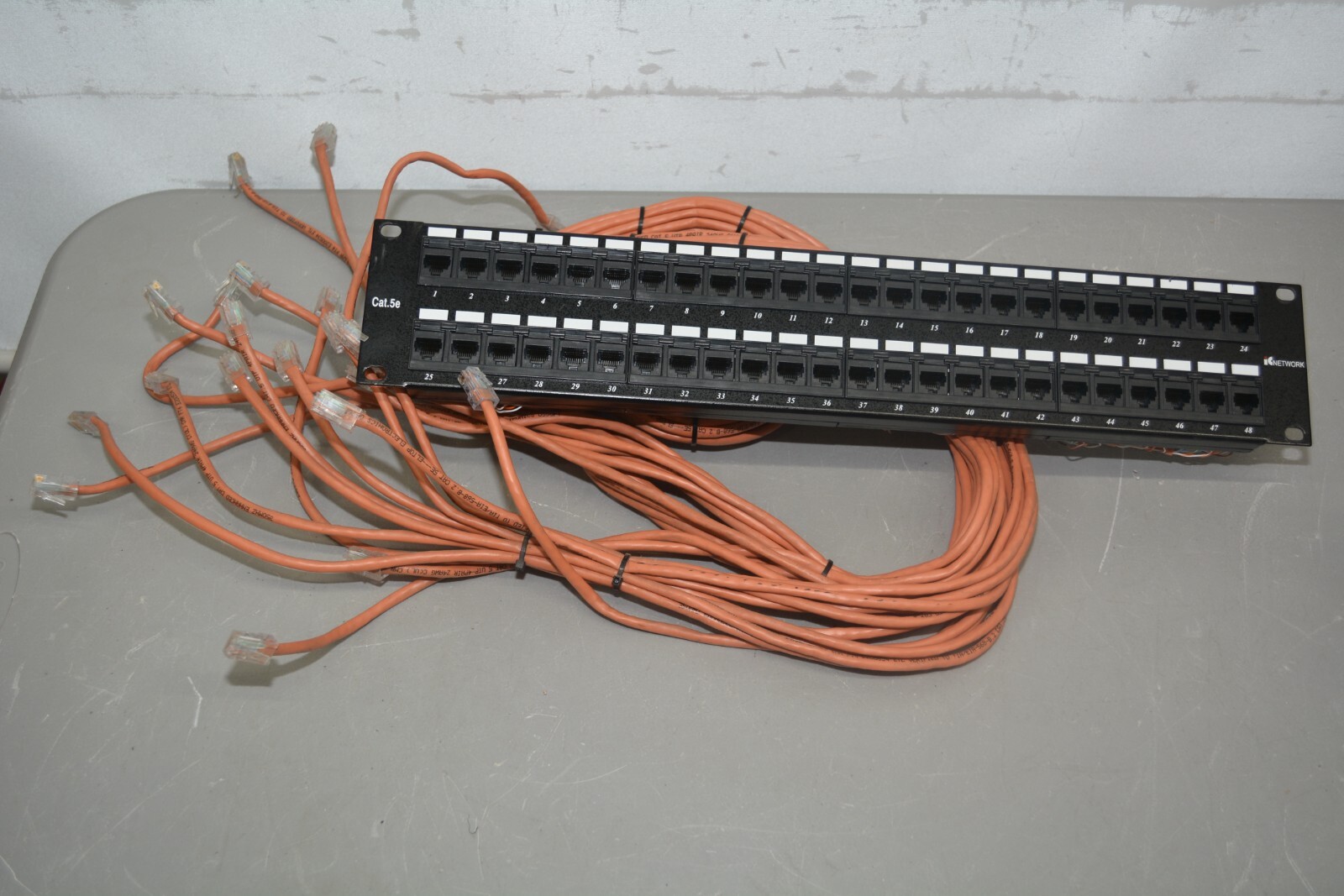 ^ CNAweb 48 Port Cat5e 2U Rackmount 110 RJ45 Network Patch Panel 568A 568B