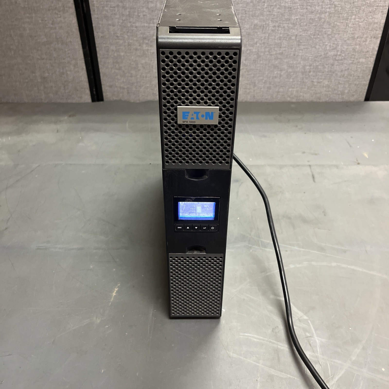 EATON 9PX1000RT UPC 120V 8 Outlets Online Double-Conversion, 2U Tower POWERS ON