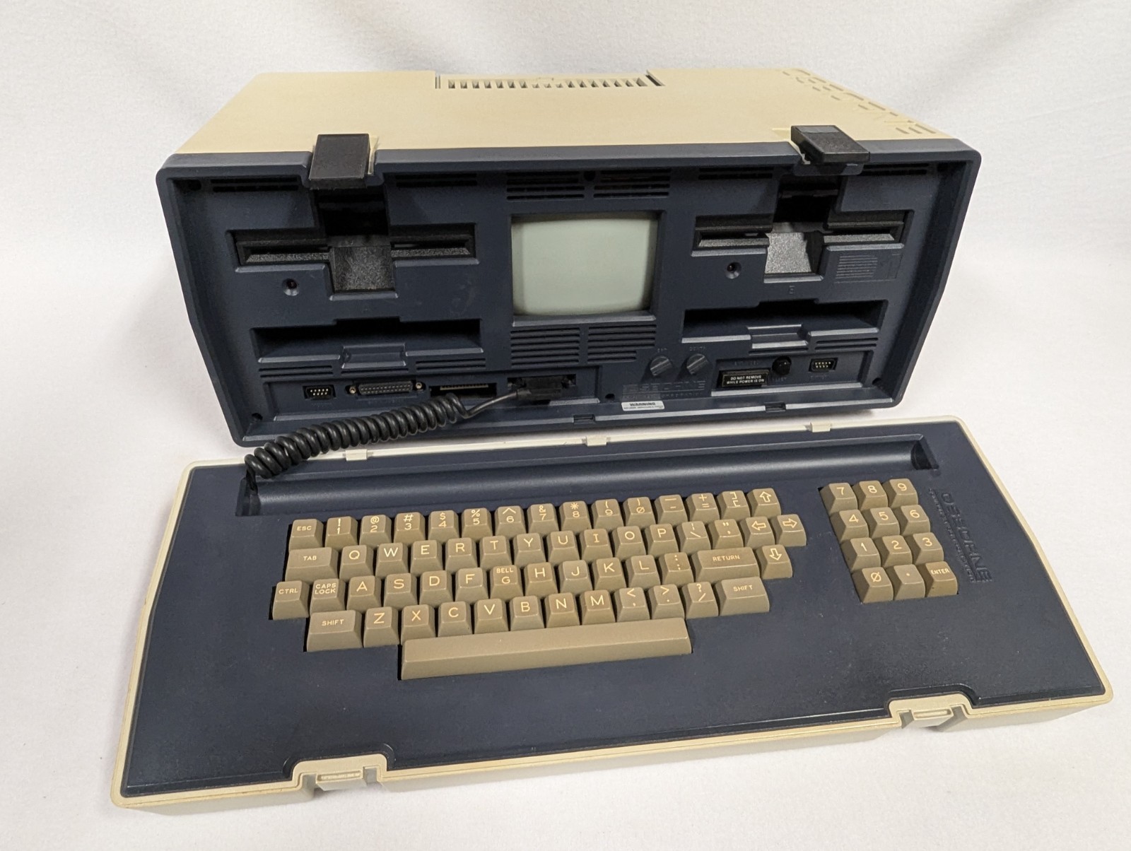Vintage 1981 Osborne OCC 1 One Portable Luggable Computer ~ Tested Works Great