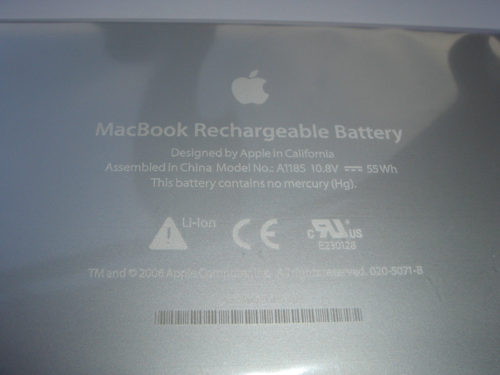Original Apple Macbook 13" A1185 A1181 MA566FE/A White New