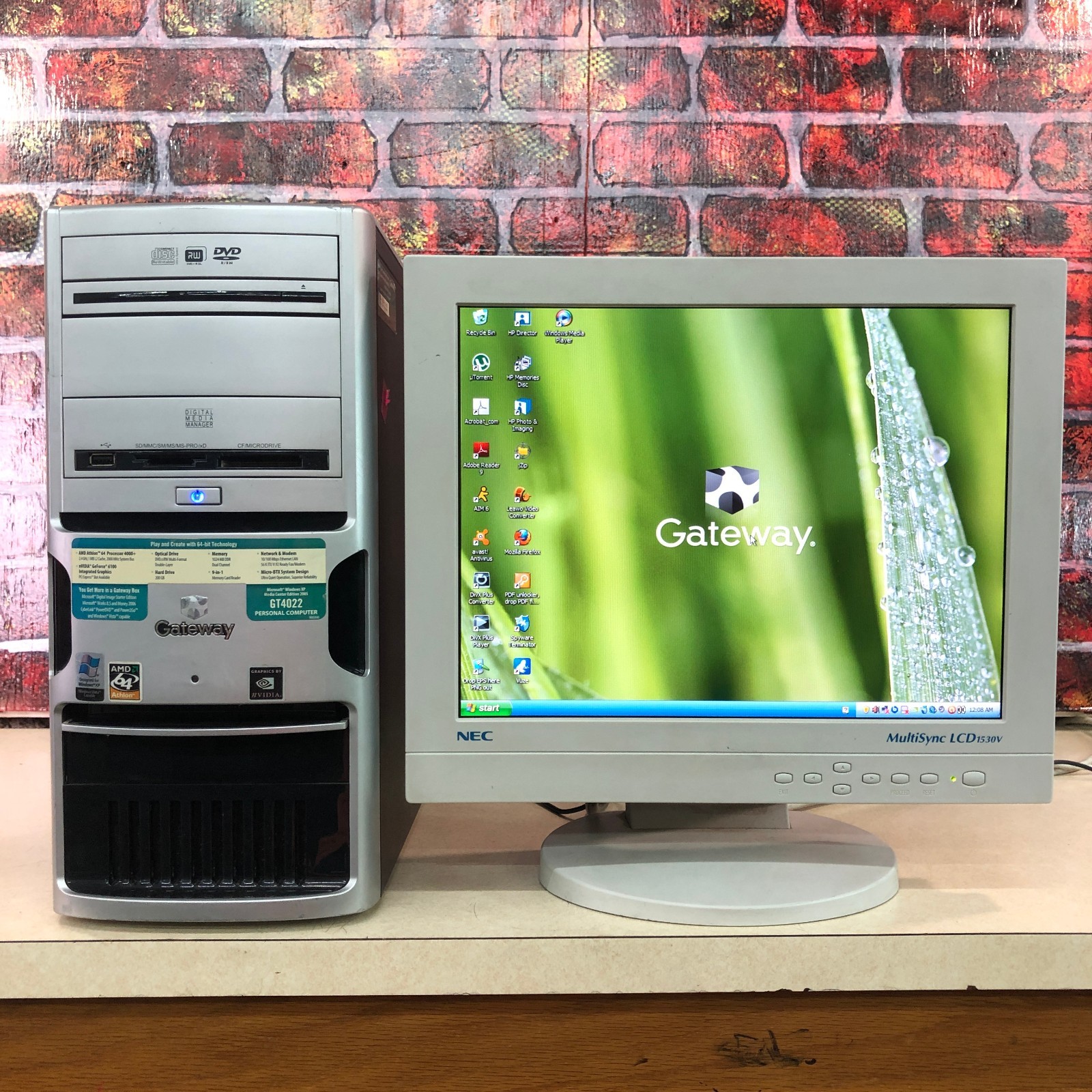 Gateway GT4022 Retro Gaming PC AMD Athlon 2.40GHz 1GB RAM (Windows XP MCE)
